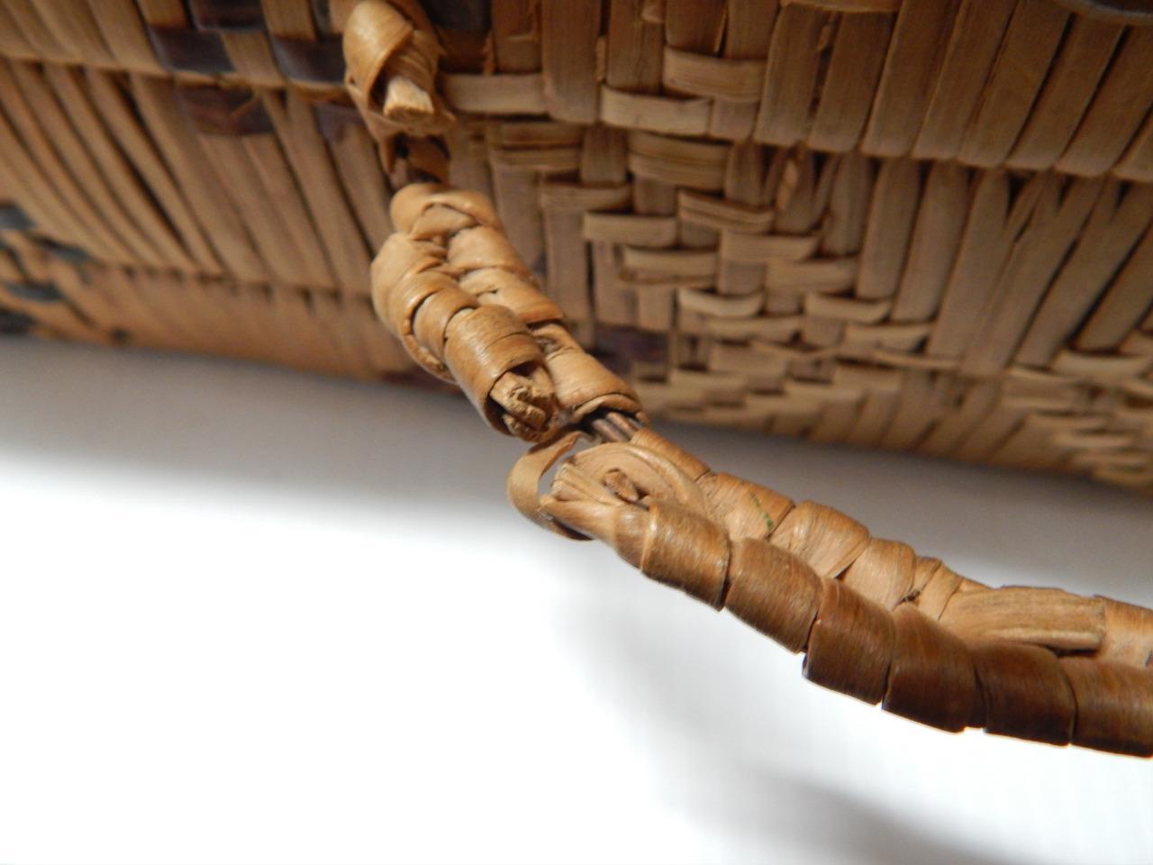 IMPRESSIVE ANTIQUE / VINTAGE LILLOOET CANADIAN SALISH IMBRICATED TRUNK BASKET