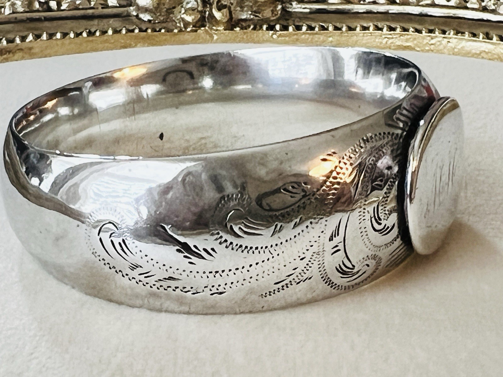 Victorian c1890s Coin Silver Napkin Ring Raised Shield "MM" Hand-Engraved 15.5g