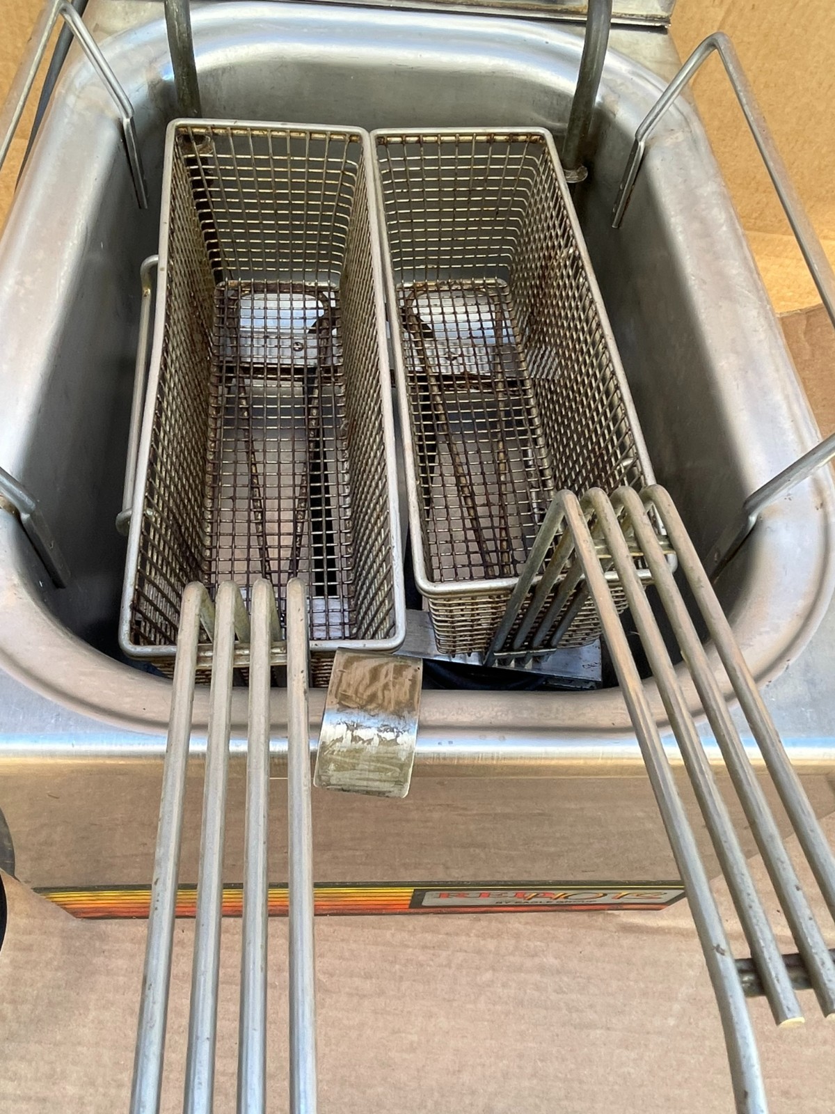 Eagle Countertop Deep Fryer 120V / 1800W / Model EF10-120