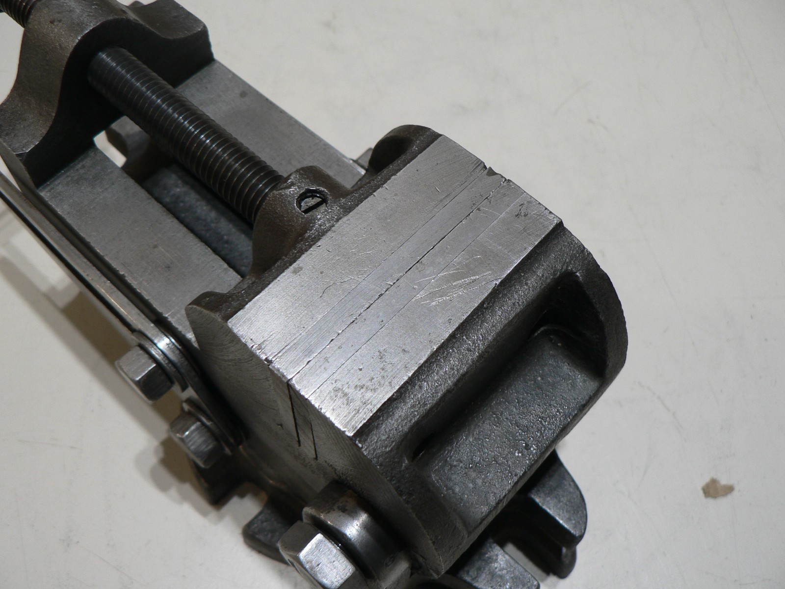 Palmgren No.000 Tilting Vise with Swivel Base 2-1/2" Jaws Opens 2-1/2"