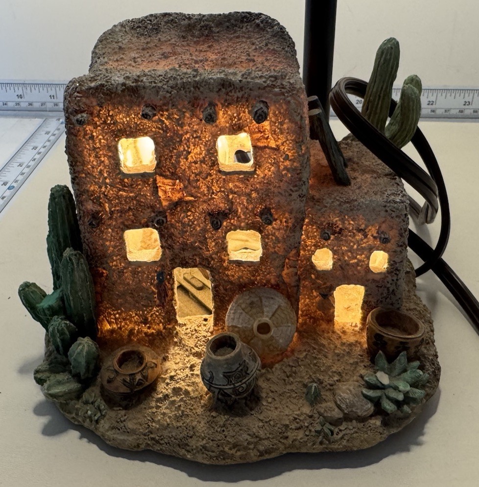 SOUTHWESTERN ADOBE LAMP VINTAGE HOME DECOR -WORKS (no Bulb) 11”