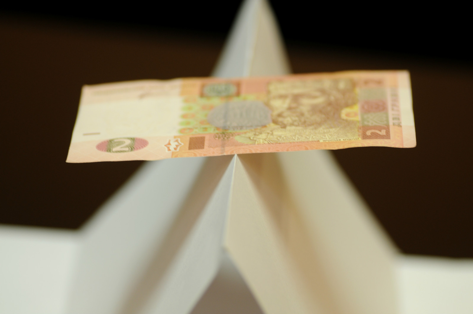 UKRAINE 2 HRYVNIA (grivna) FOREIGN PAPER MONEY BANKNOTE CURRENCY , UNCIRCULATED