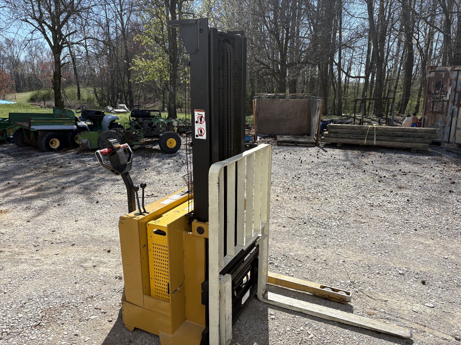 Yale MSW030SCN, 2800 LB, 2-Stage Mast 130”, Electric Pallet Stacke