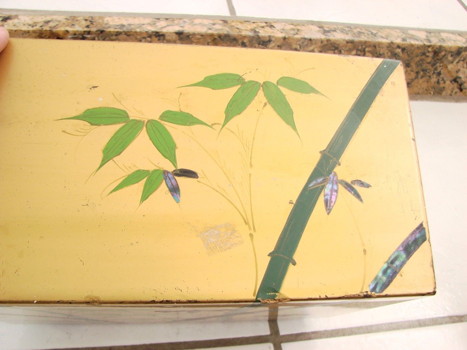 Sharp PF116 PAGODA Tube Radio – Gold Lacquer Bamboo Design – WORKING