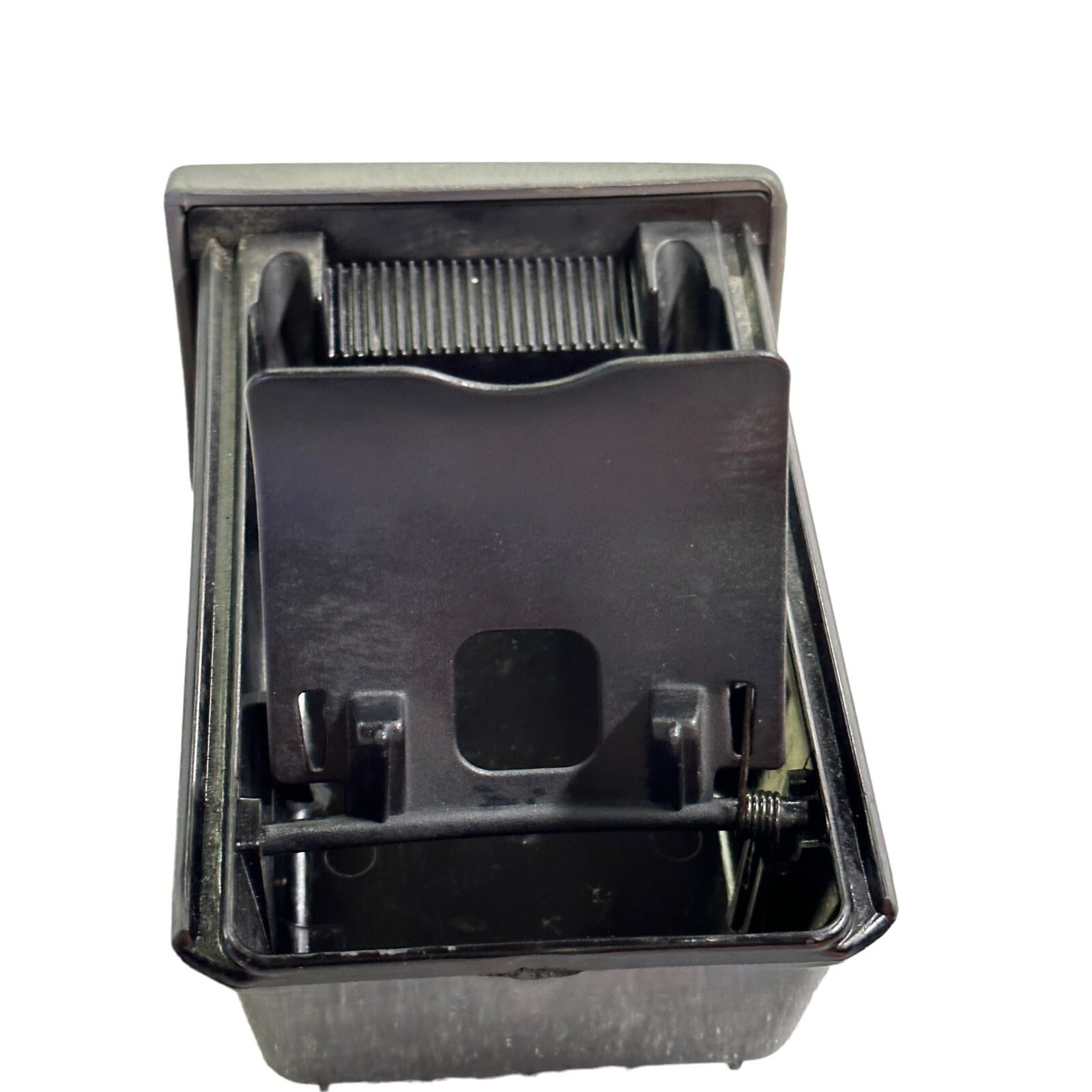 2004 Chevrolet Aveo OEM Center Dash Ash Tray Ashtray Gray 04 05