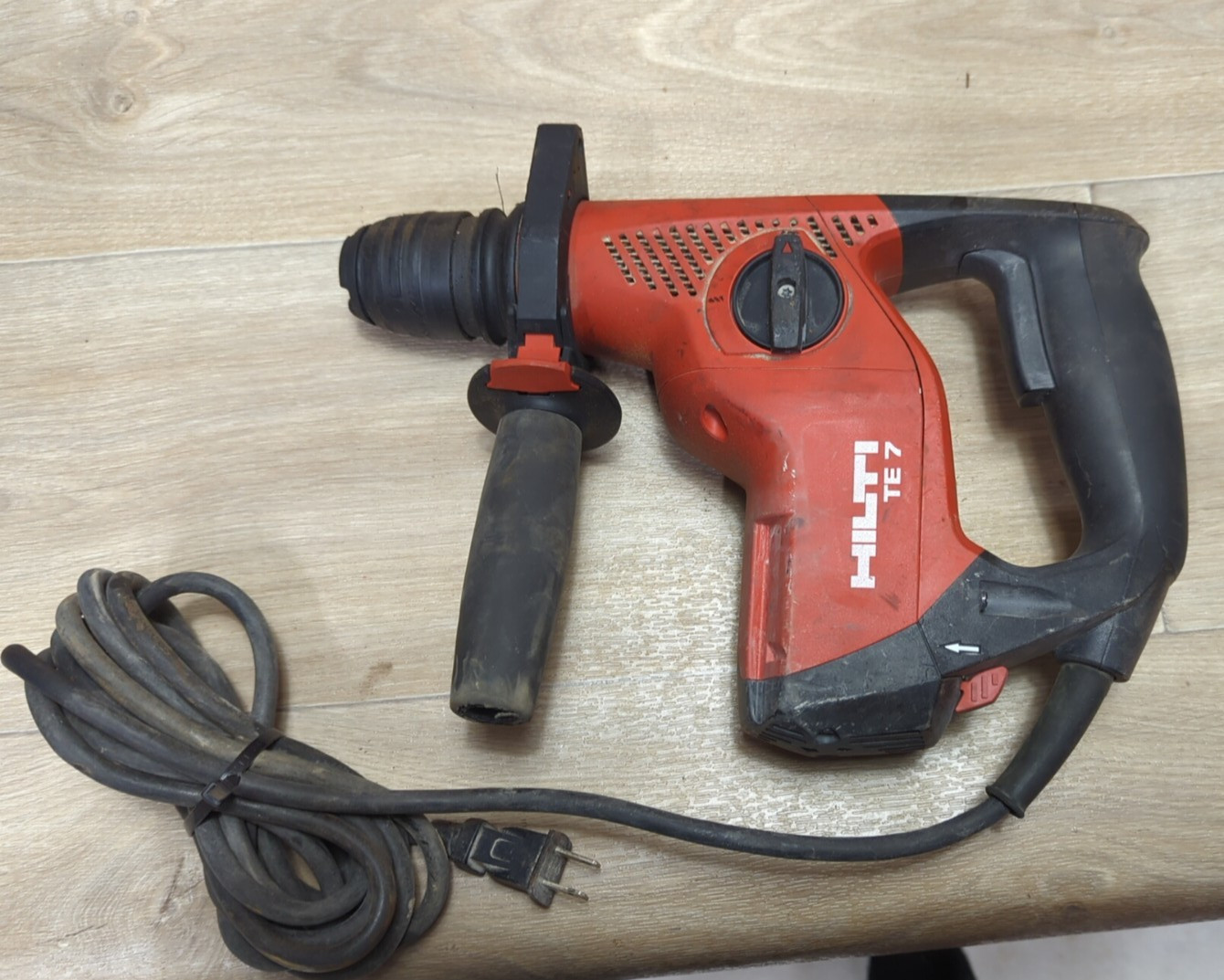 Hilti TE7 DRS Hammer Drill SDS Rotary Hammer with TE DRS-M01 Dust collector