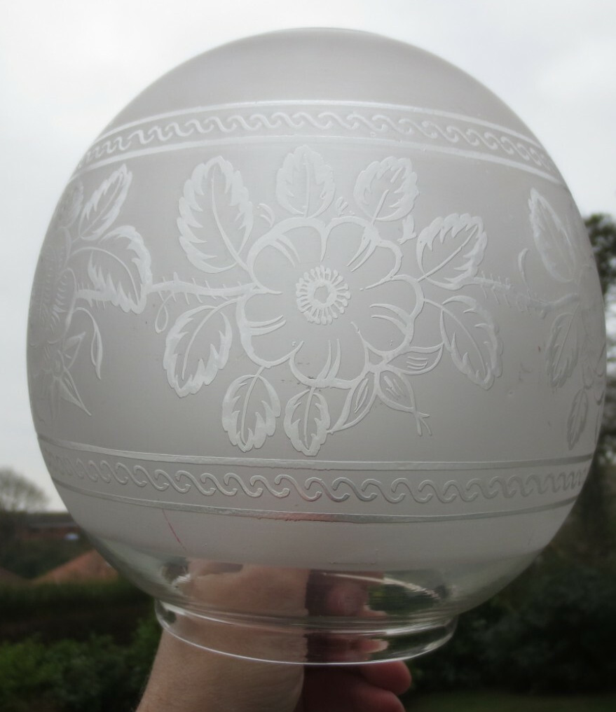 VICTORIAN ANTIQUE CRYSTAL ETCHED DUPLEX OIL LAMP SHADE