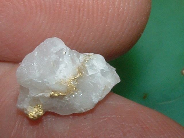 GOLD QUARTZ SPECIMEN .7 GRAM NATIVE CALIFORNIA GOLD IN SILICATE