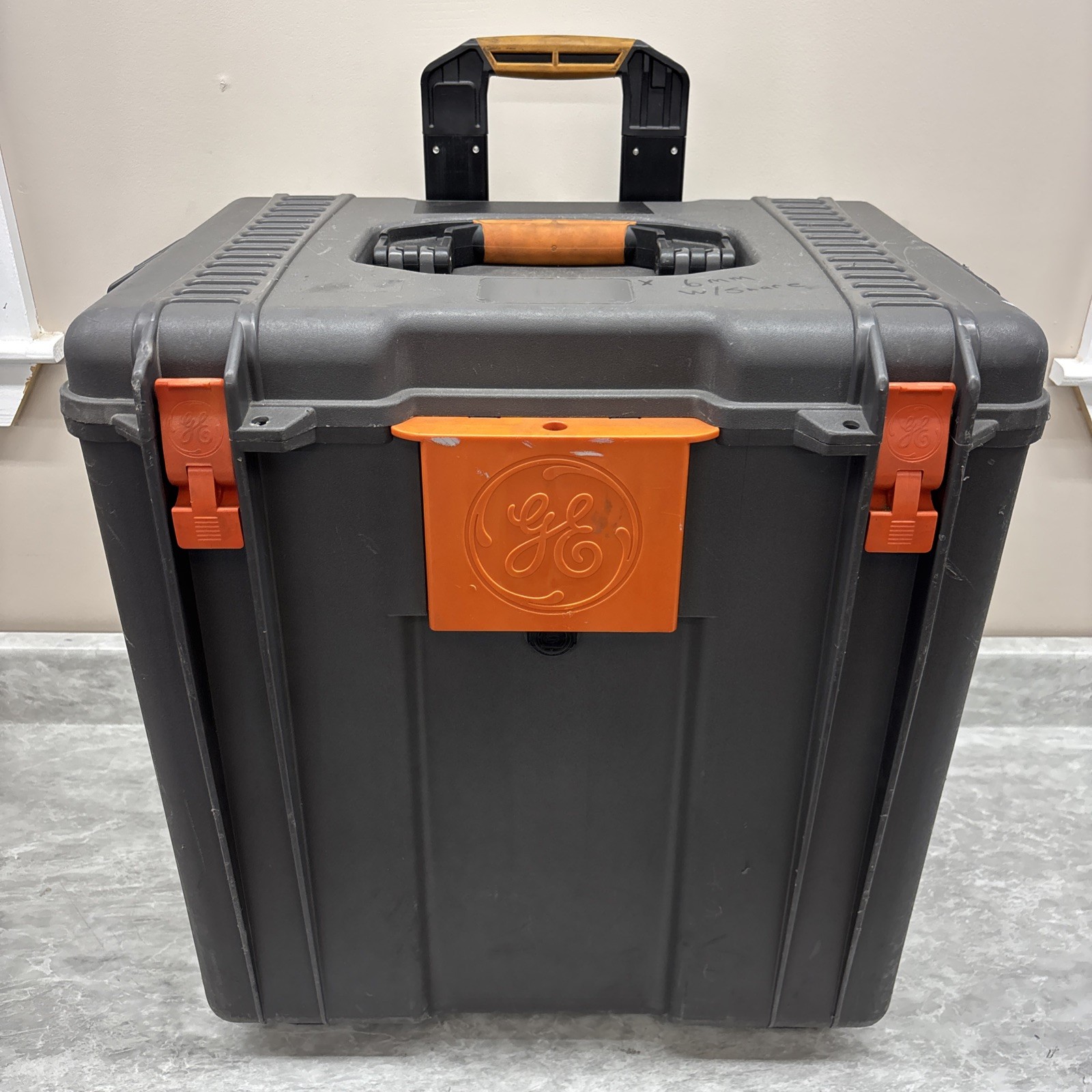 GE Inspections Mentor Visual IQ w/4mm x 3 Meter Probe Borescope in Rolling Case