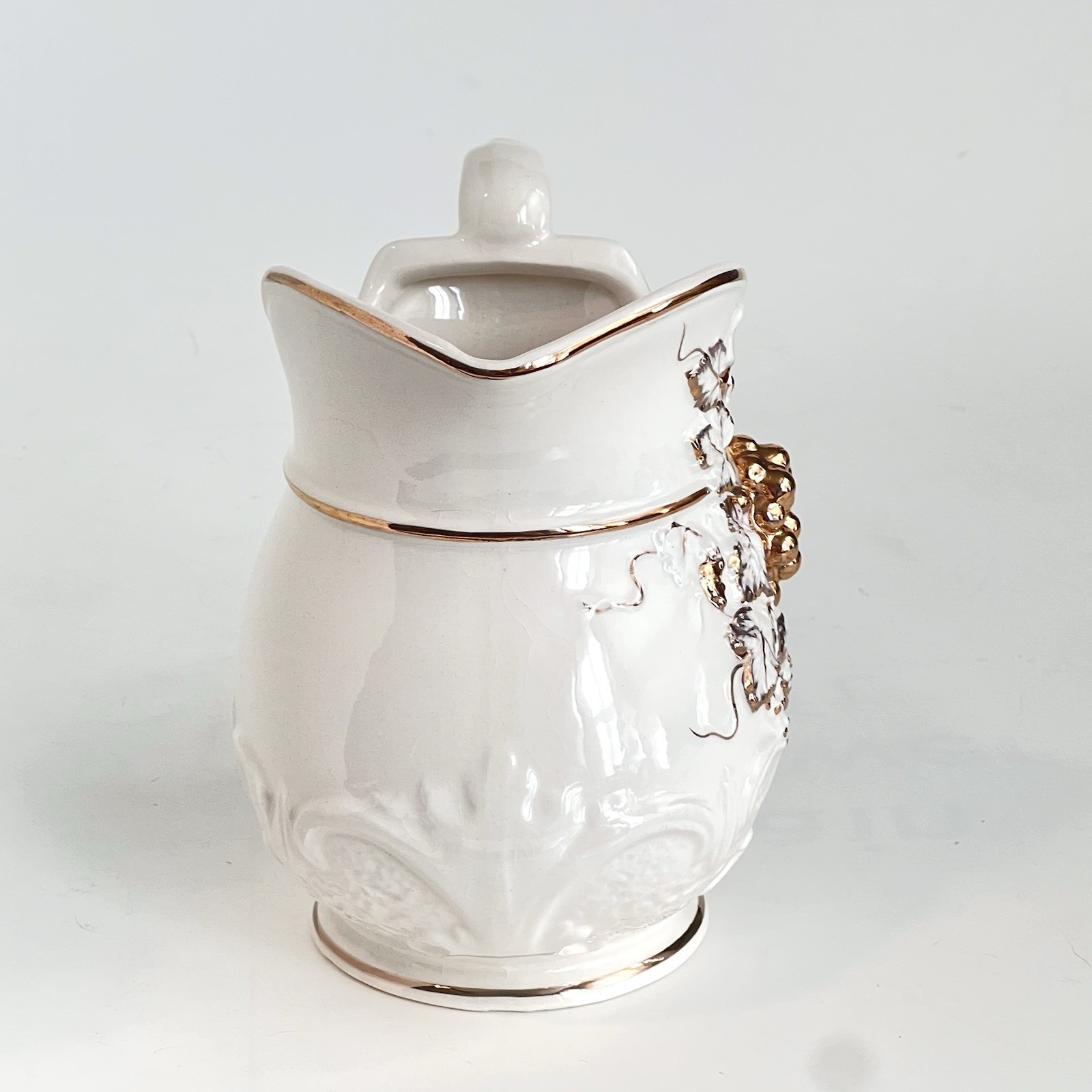 Vintage Porcelain Pitcher Juice Cream Velco Japan Raised Grape Gold Trim 5.5”