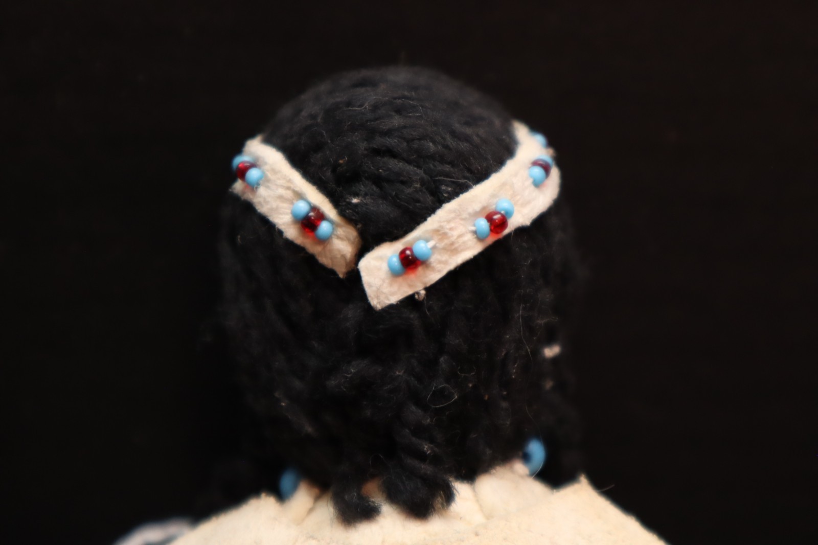 Antique NATIVE AMERICAN SIOUX Indian Beaded Apple head Leather Hide Doll 7" Tall