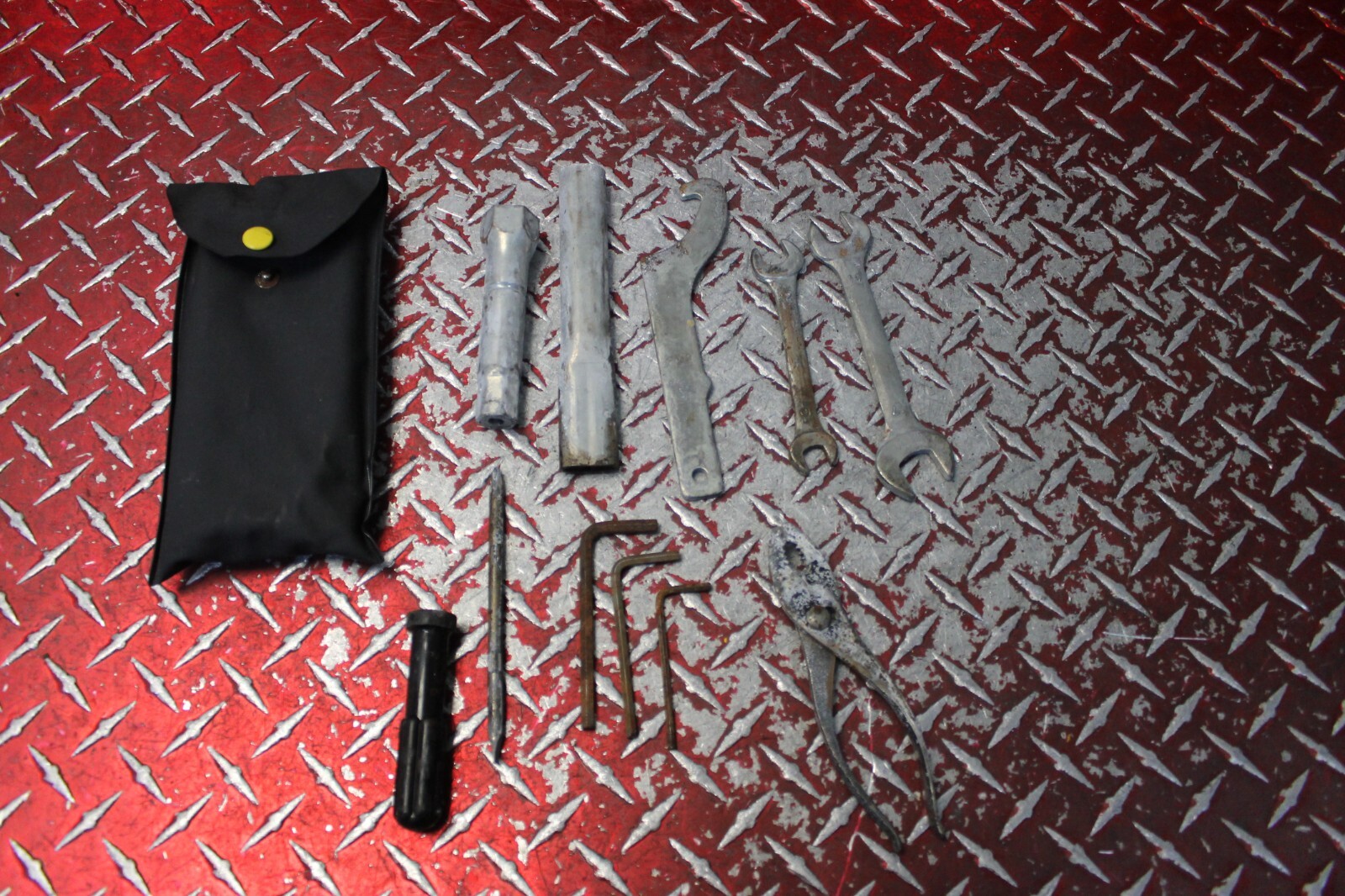 1999 - 2007 SUZUKI HAYABUSA GSX1300R OEM TOOL KIT & BAG DND