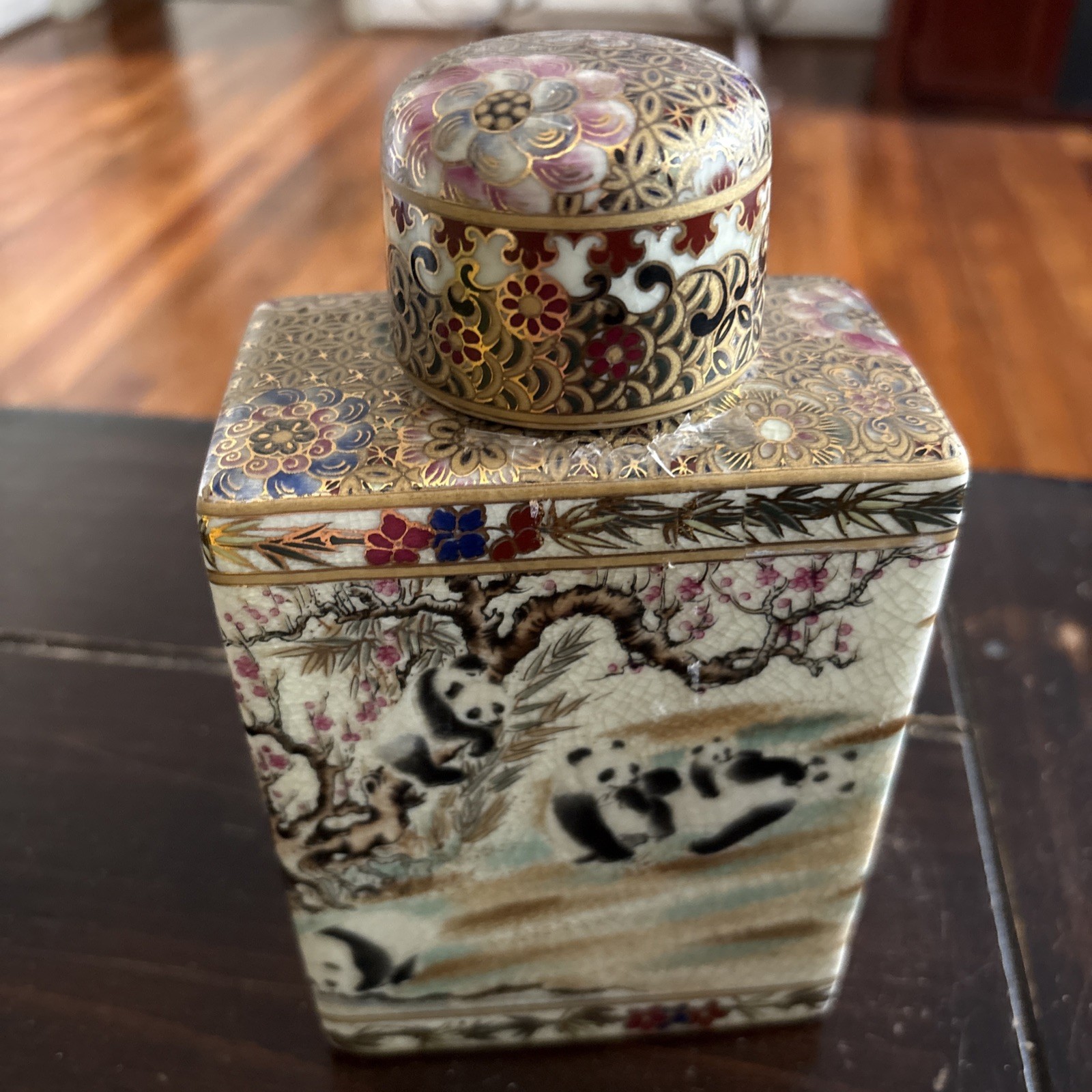 Asian Tea Jar With Cup Multi Color /Gold Pandas Rare 1971 in Excellent Condition