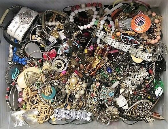 FREE SHIP! 3 Pound Unsorted Huge Lot Jewelry VTG Now Junk Art Craft Treasure Fun