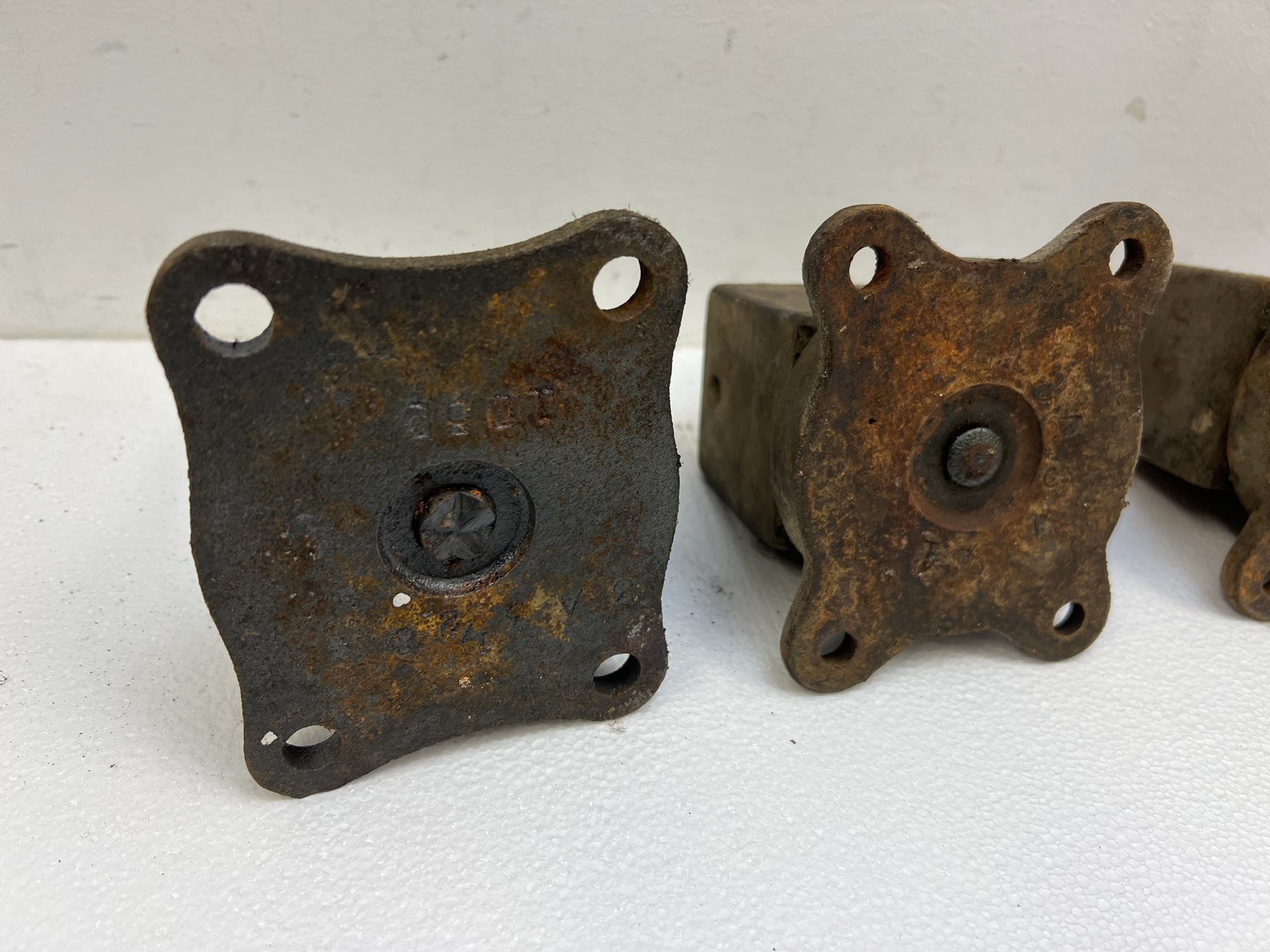 4 Antique Industrial Cast Iron Swivel Casters Wheels Steampunk Furniture Salvage