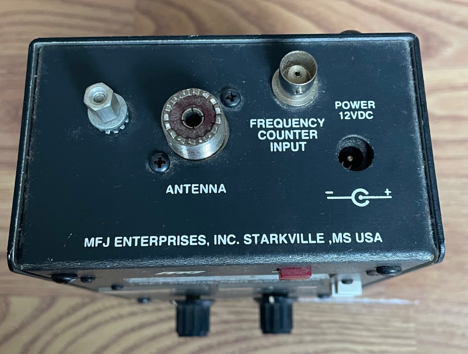 MFJ Model MFJ-259B HF/VHF SWR Antenna Analyzer Frequency Counter w/ instructions