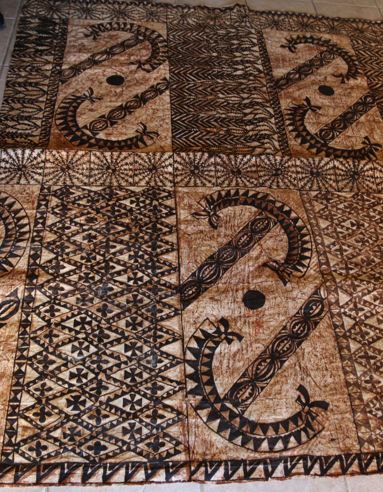 Huge Old Polinesian Tribal Hand Made Tapa Cloth 216cm x 196cm or 85inch x 77inch