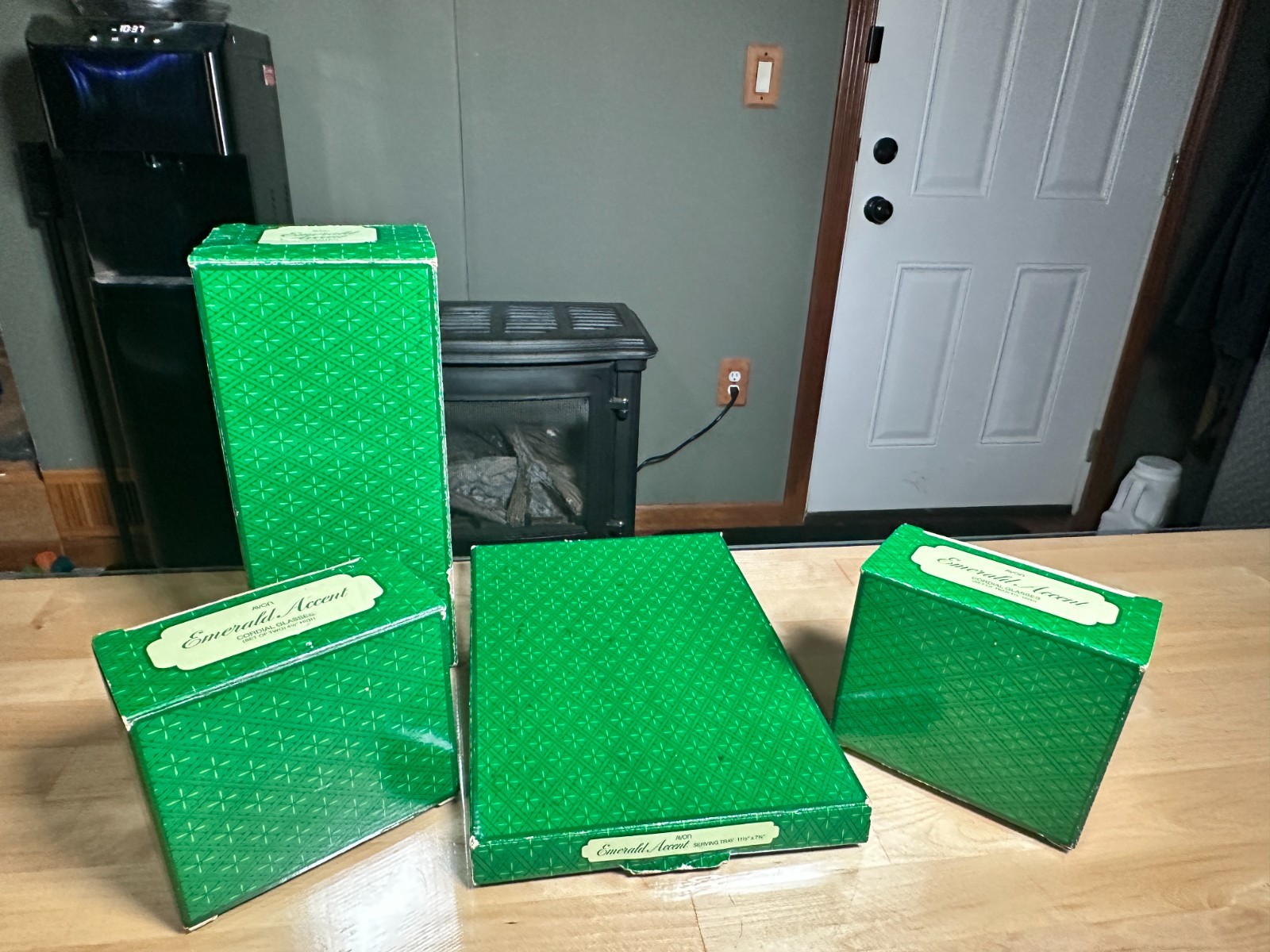 AVON Vintage EMERALD ACCENT Glass Decanter Set with Tray & 4 Glasses + Boxes 80s