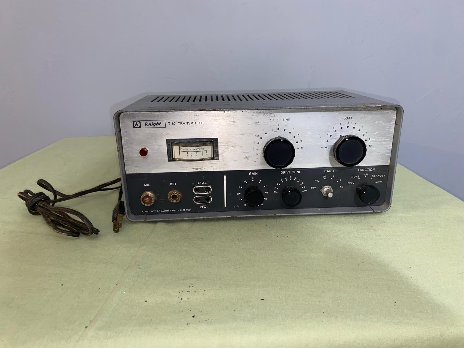 Knight T-60 Ham Radio Transmitter Mono Band AM CW Gray Black