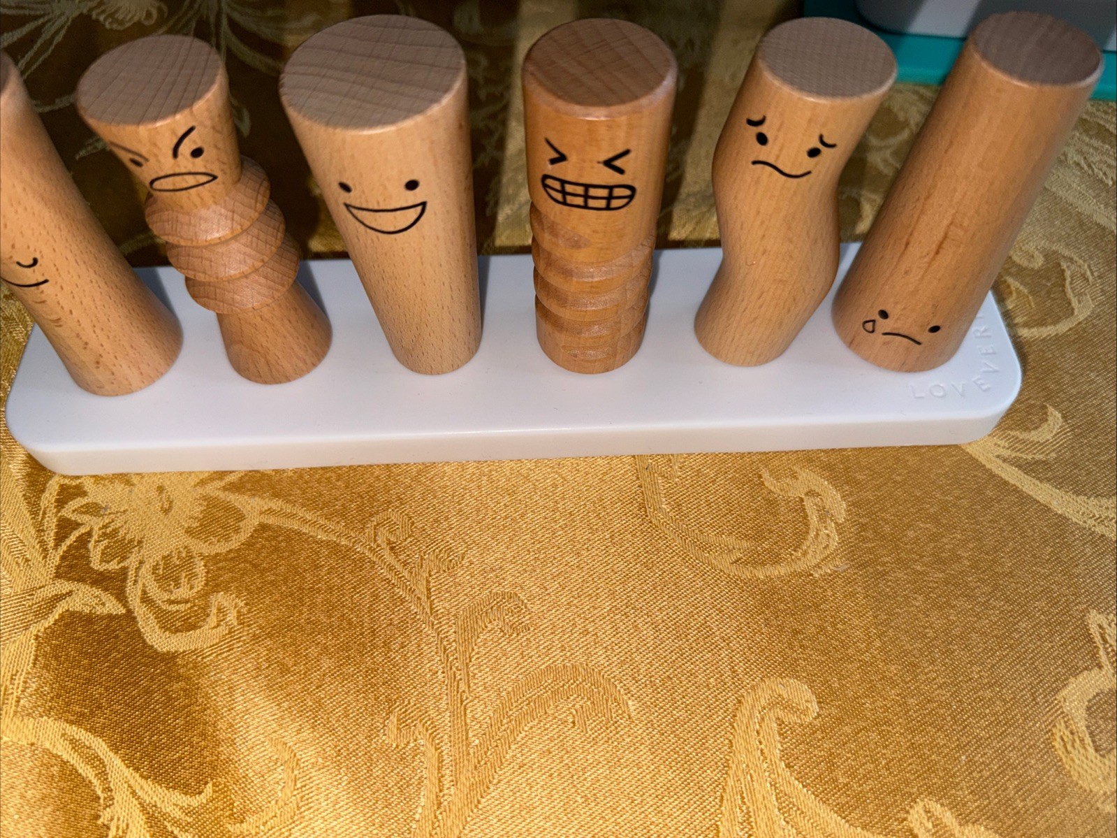 Lovevery Wooden Emotion Dolls Pegs and Plastic Stand Montessori