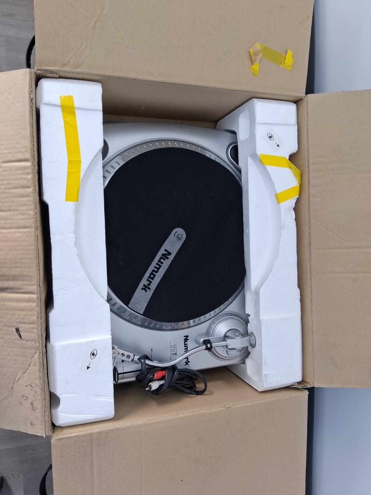 Numark TTUSB Turntable With USB Audio Interface Designed For Digitizing Vinyl