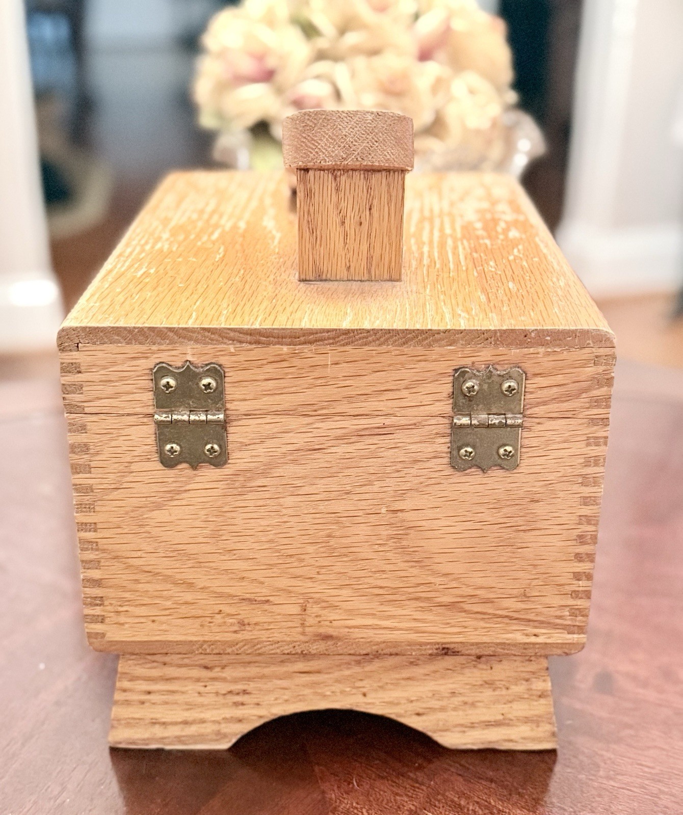 Nice Griffin Shinemaster Dovetail Wooden Shoe Shine Box with Footrest BOX ONLY