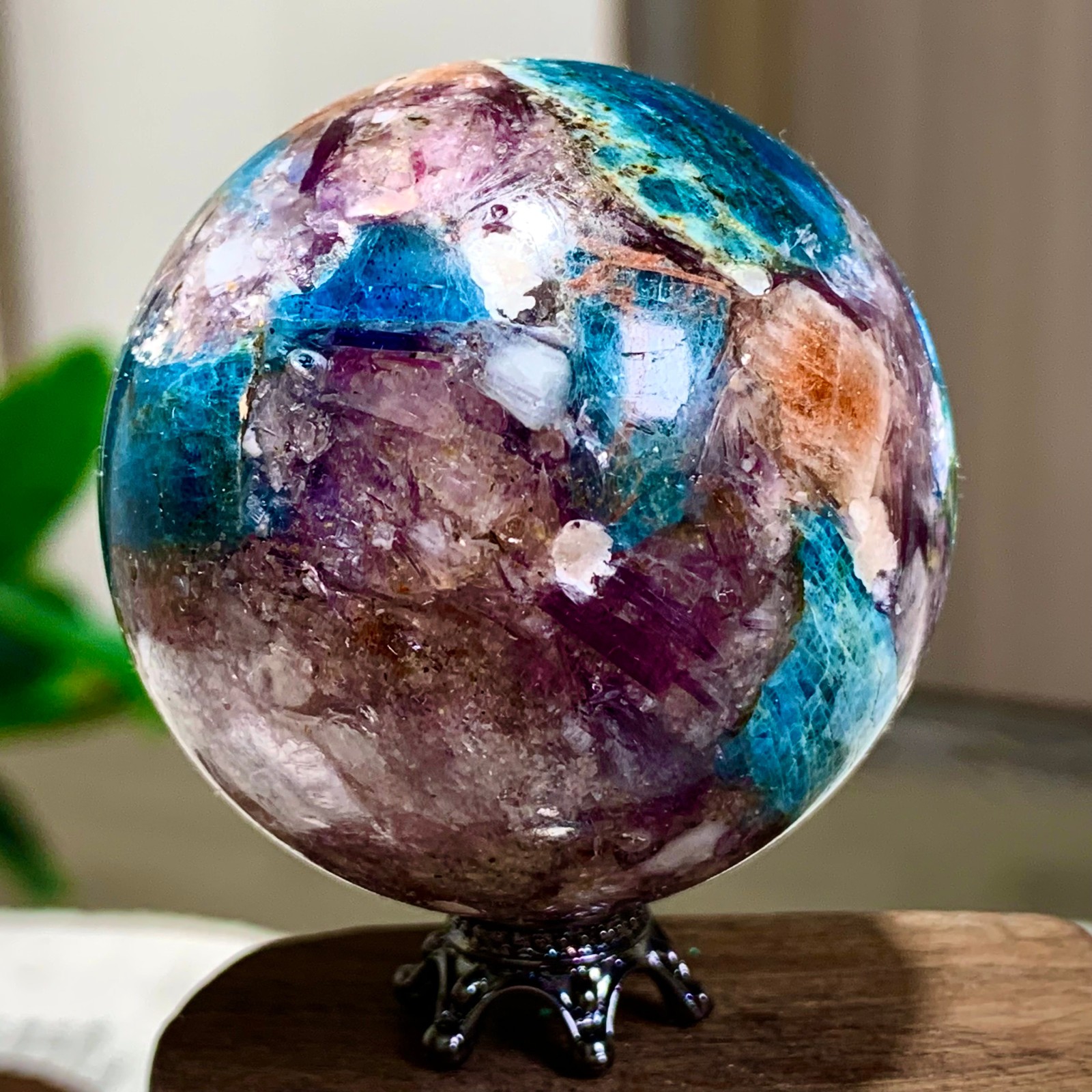 132G Natural Blue Aptite +Sun Stone purple lepidolite Sphere mineral sample