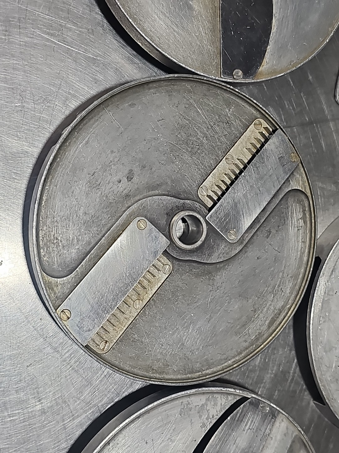 Mannhart MV 80 Commercial Food Processor With 6 pc Disc Attachment Set