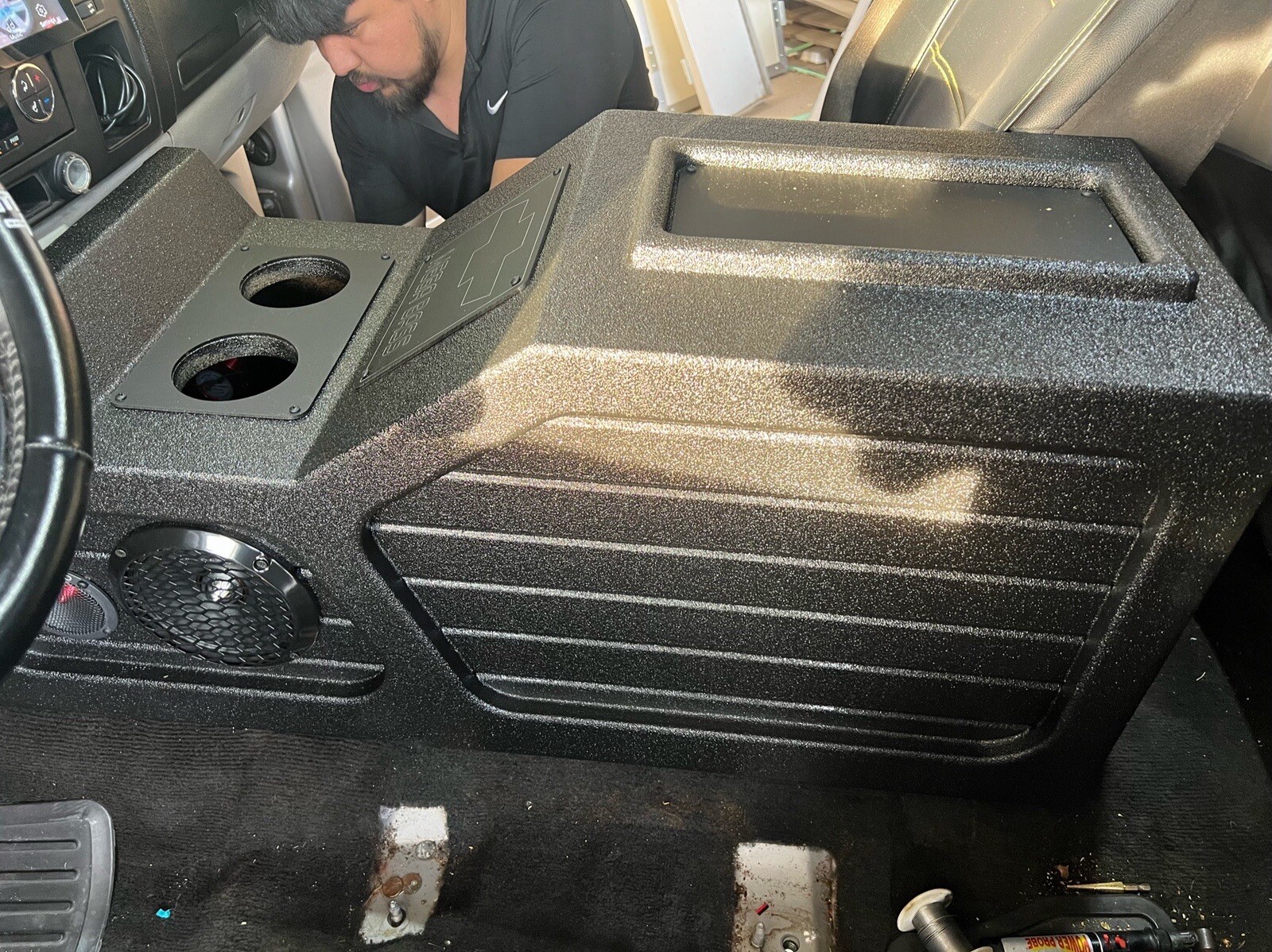 Chevy Silverado Gmc Sierra All Cabs 07-13 Center Console Subwoofer Box For 1x12