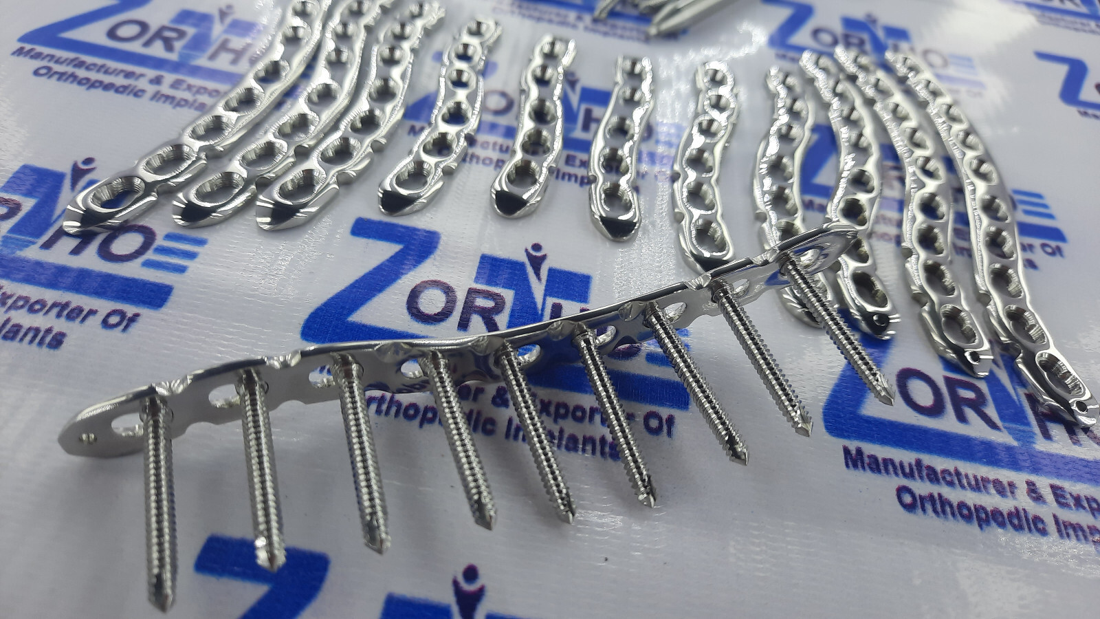 Anterior Clavicle Locking "S" 5-10 hole plate & 3.5mm LCP screws (114Pc) SS 316L