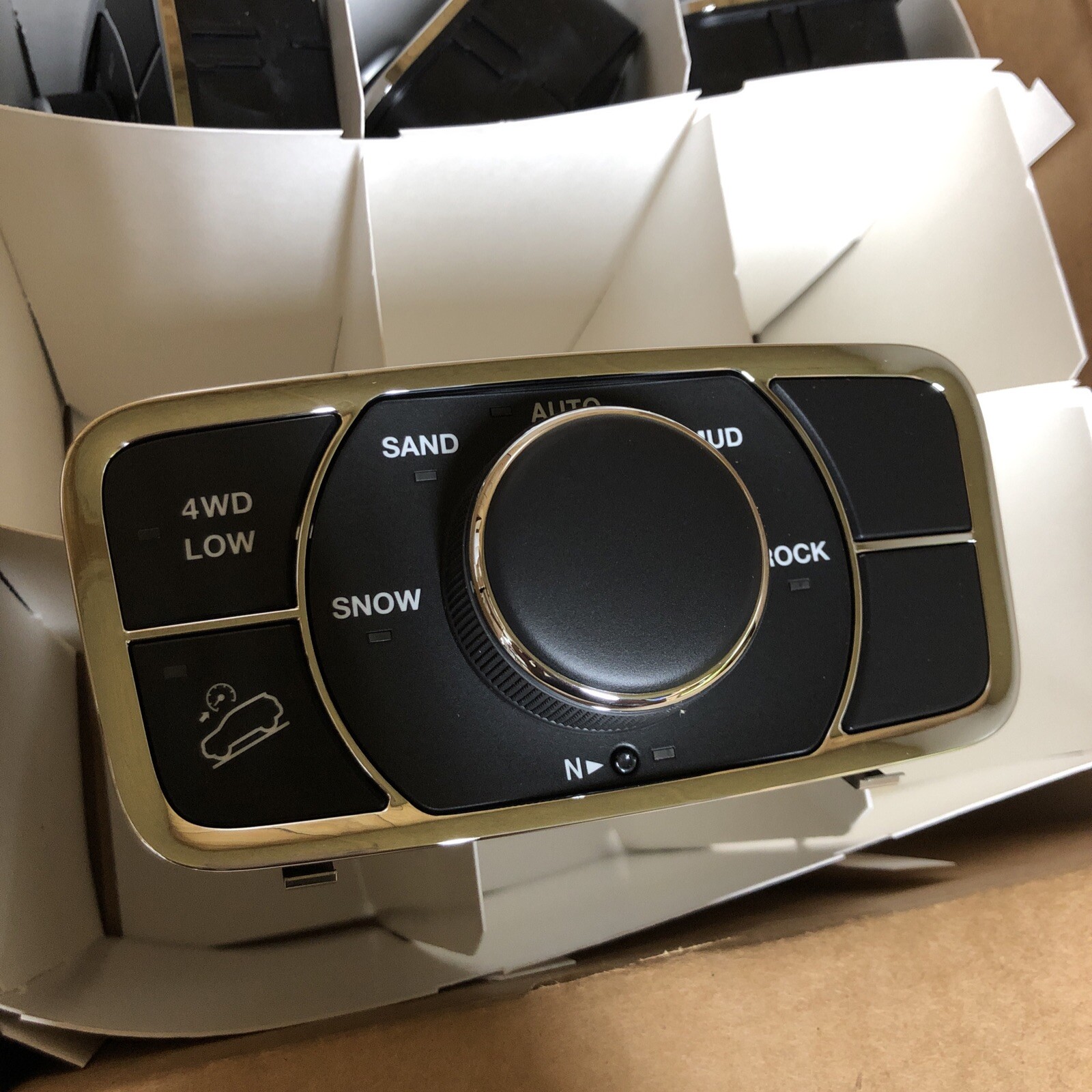 Genuine OEM 14-21 Jeep Grand Cherokee Mopar Transfer Case Switch P68258737AA New