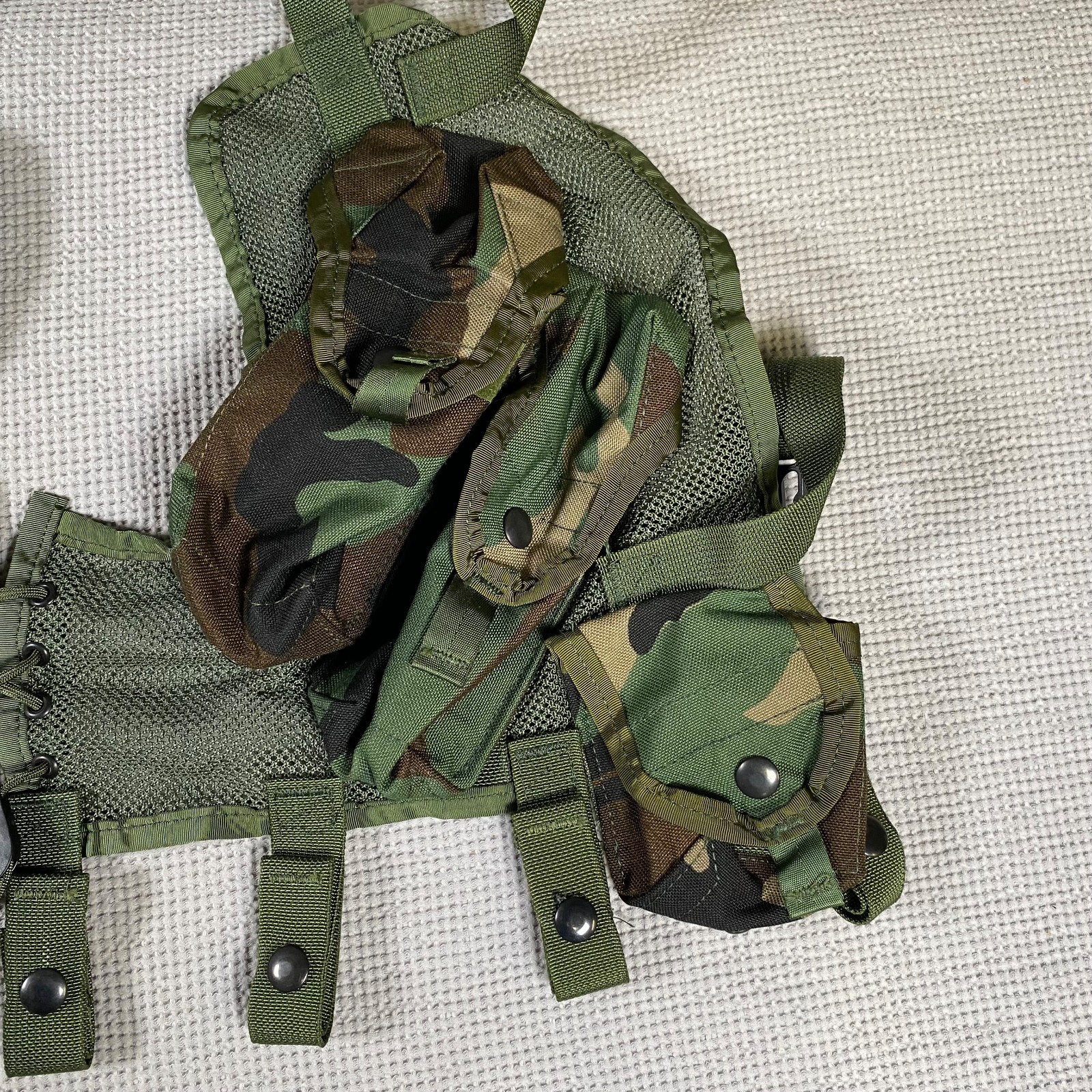 USGI Enhanced Load Bearing Vest LBV Woodland CAMO M81 Tactical LBV88 BDU ALICE