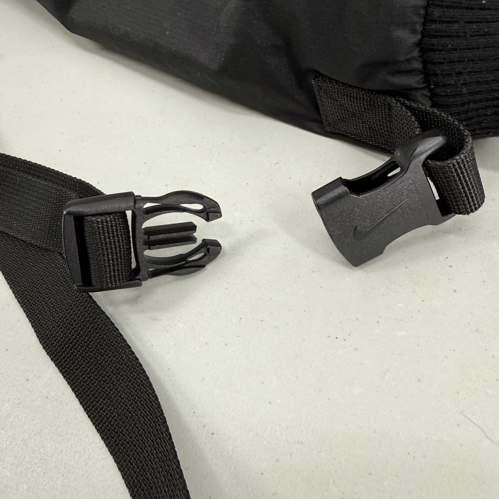 Nike Pro Hyperwarm Swoosh Logo Adult Black Hand Warmer Belted w/Pocket Thermal