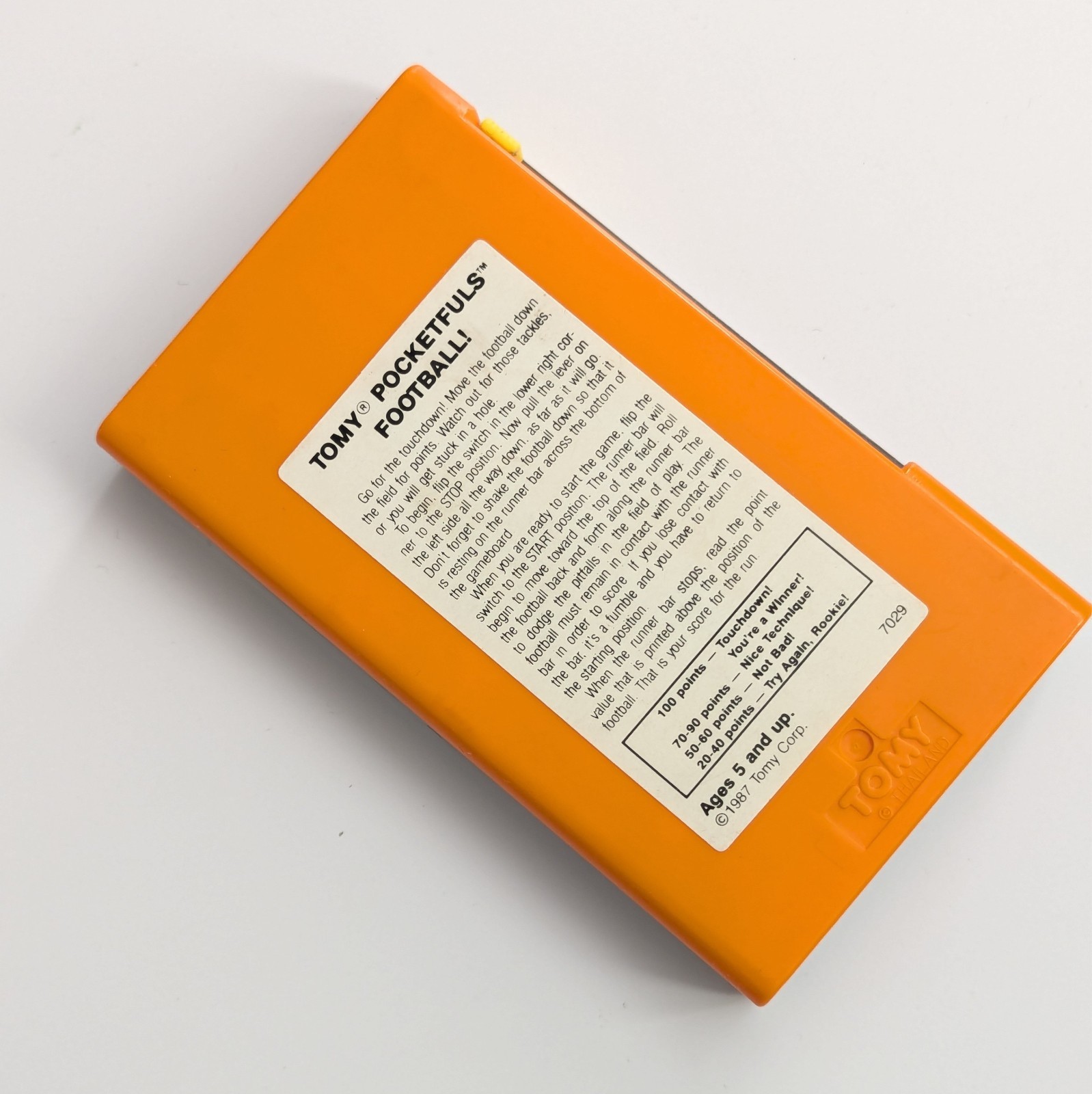 Vtg 1987 Tomy Pocketfuls Games Handheld Travel Speedway Car Racing & Football