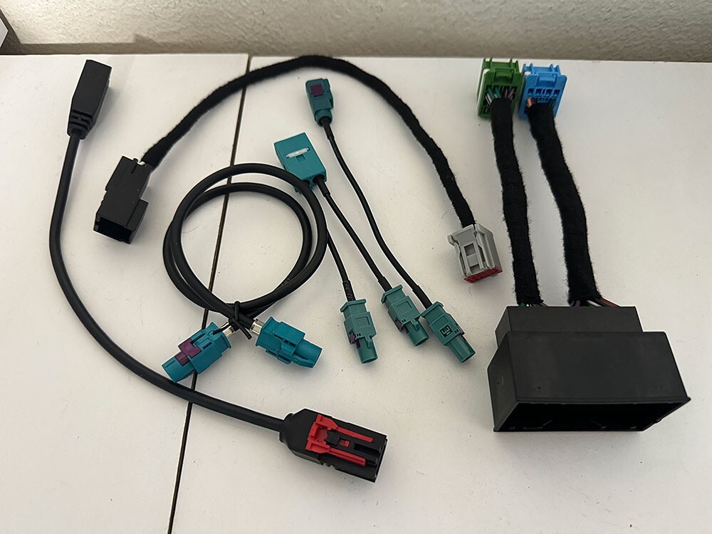 19-24 RAM 5 / 7 / 8.4" RADIO TO 12" UCONNECT 5 RADIO UPGRADE WIRING HARNESS KIT