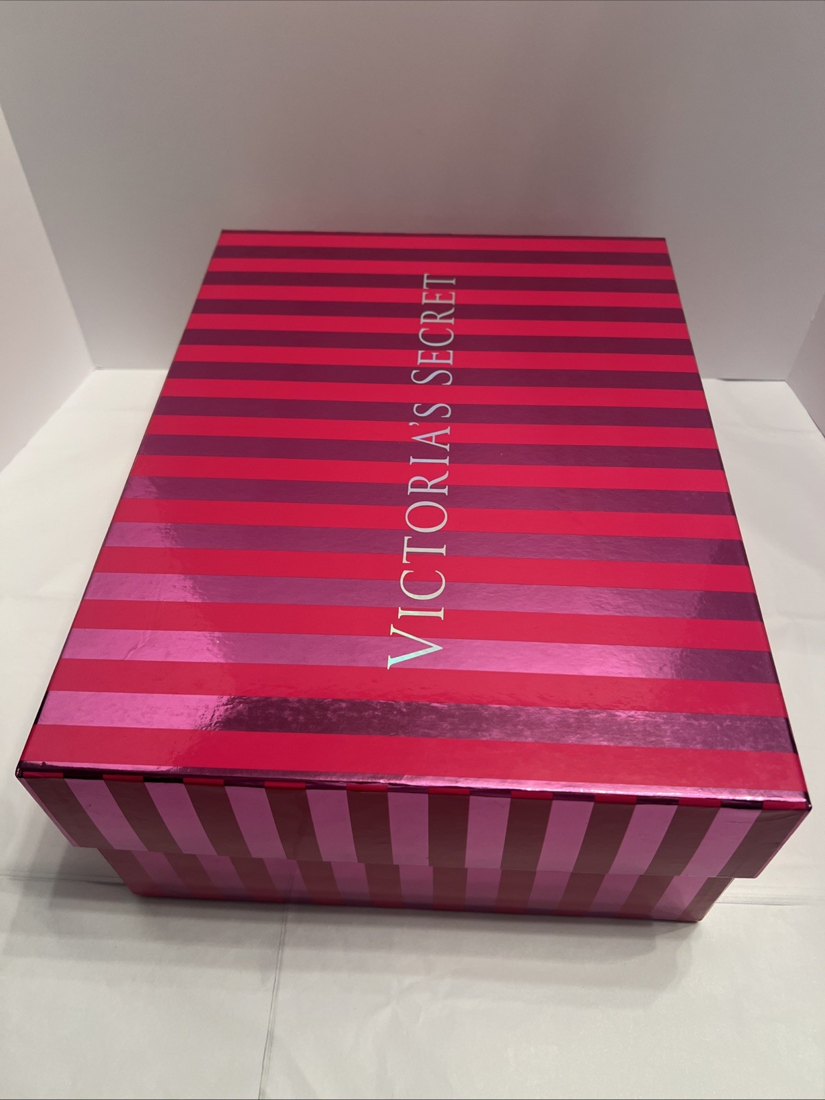 VICTORIA’S SECRET PINK STRIPED Display BOX 16" x 12.27" X 6.57”Empty