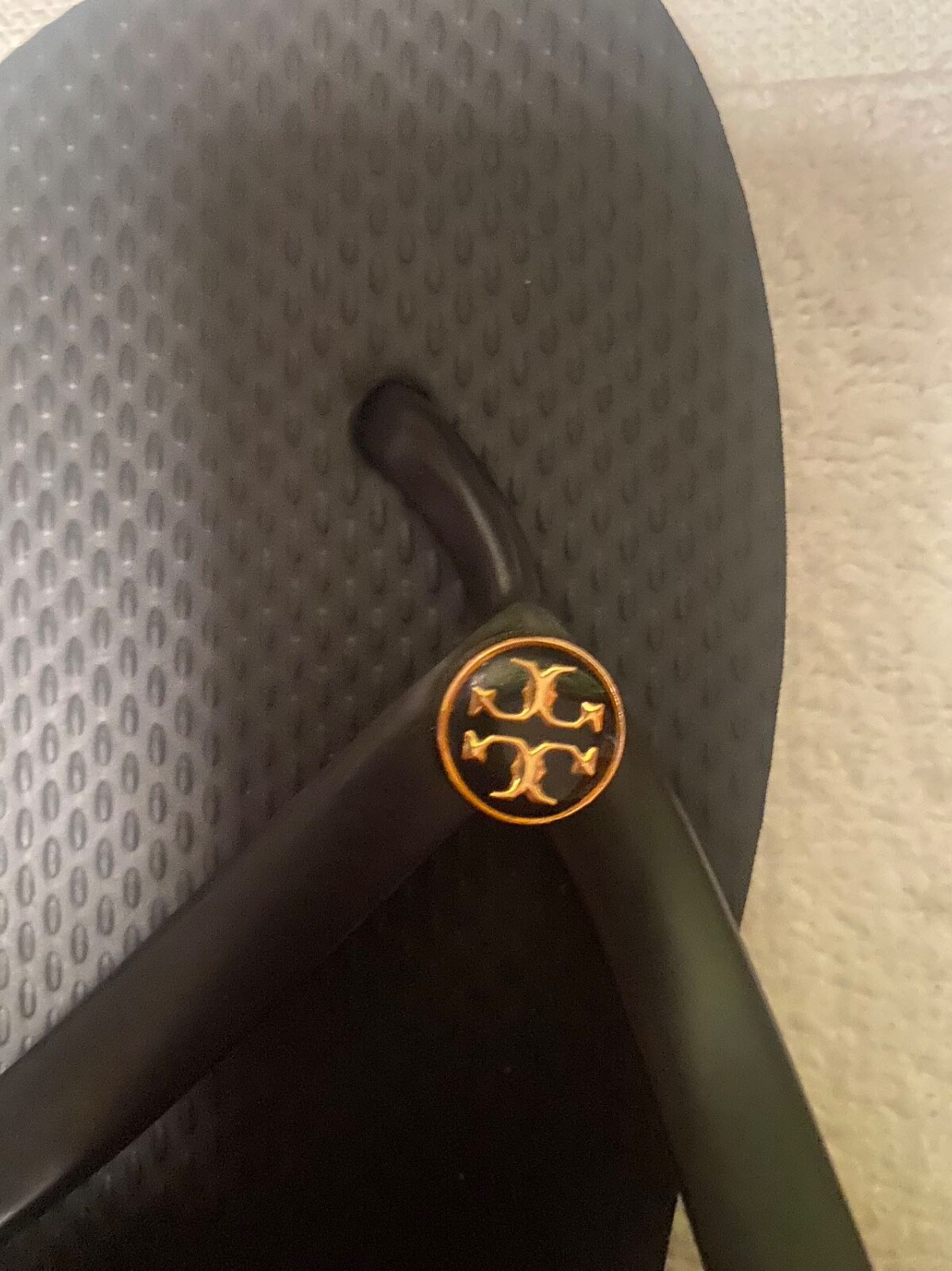 NWOB TORY BURCH MONOGRAM FLIP FLOPS 8 rubber thong sandals Black - NEW