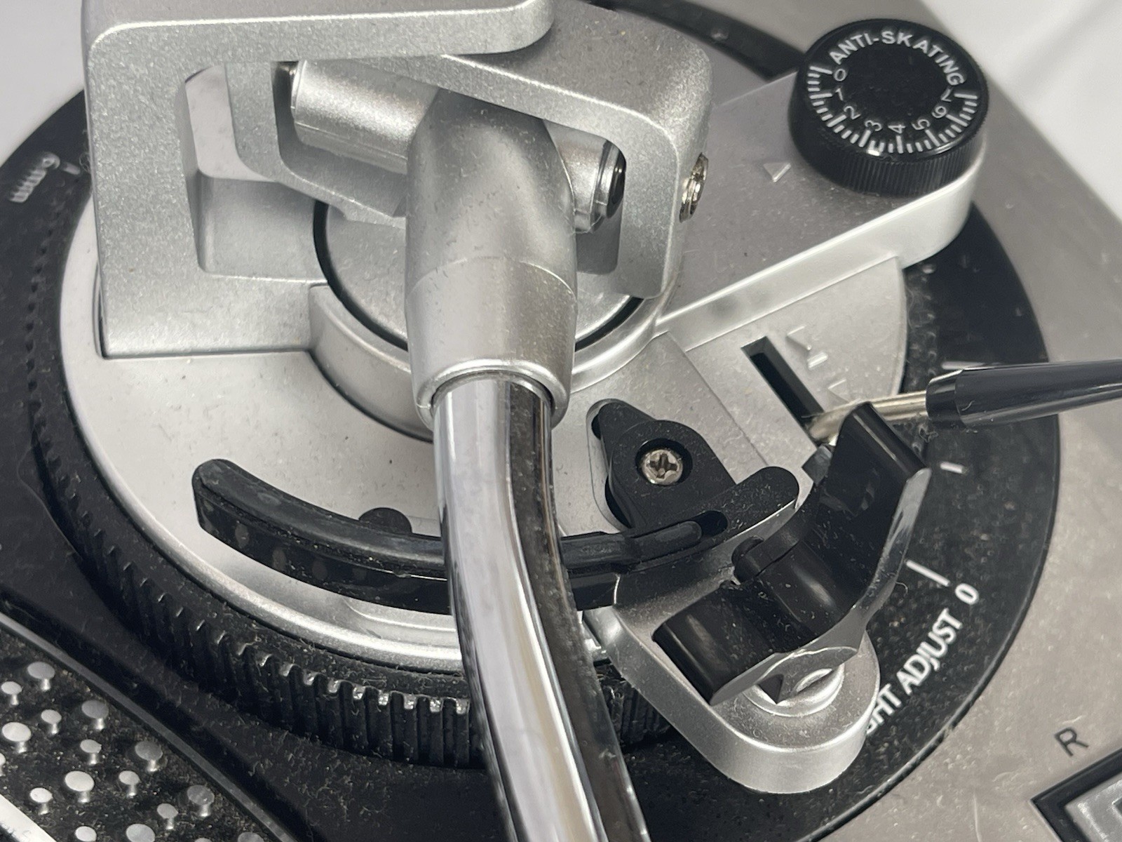 Audio-Technica AT-LP120-USB Direct-Drive Professional Turntable READ