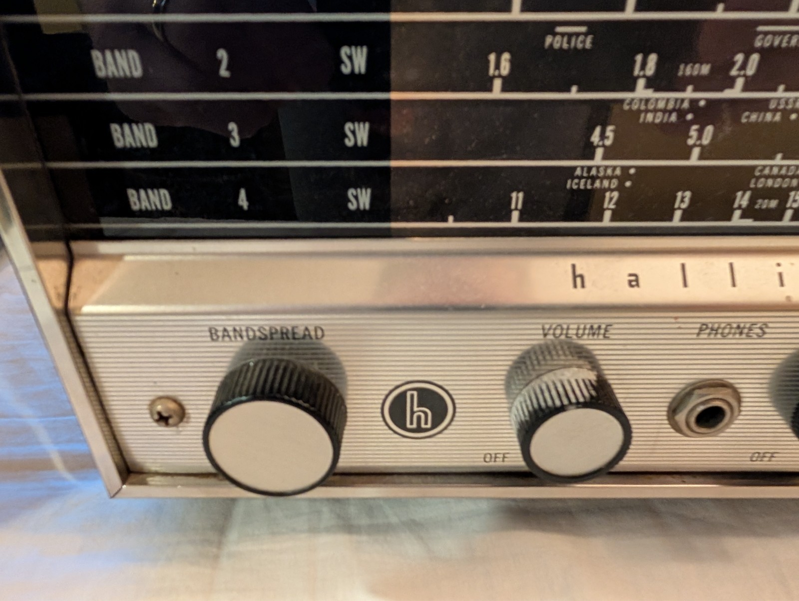 Hallicrafters S-120 Shortwave Radio AM/SW