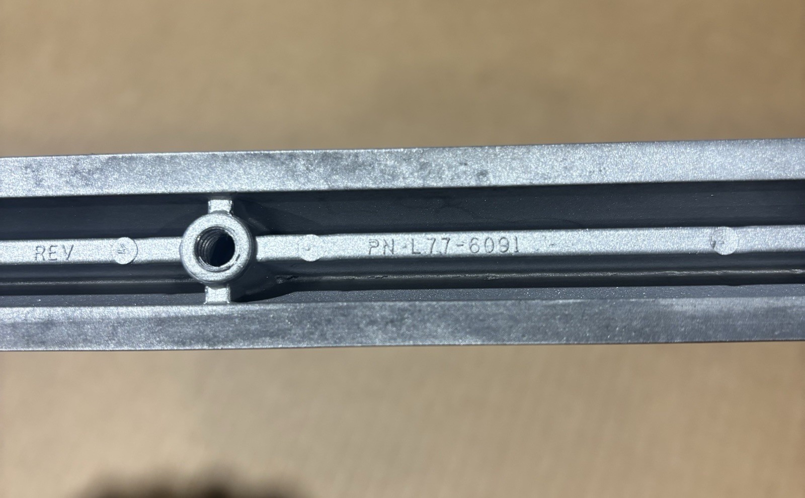 Peterbilt 388,389 Aluminum Grill Bar L77-6091