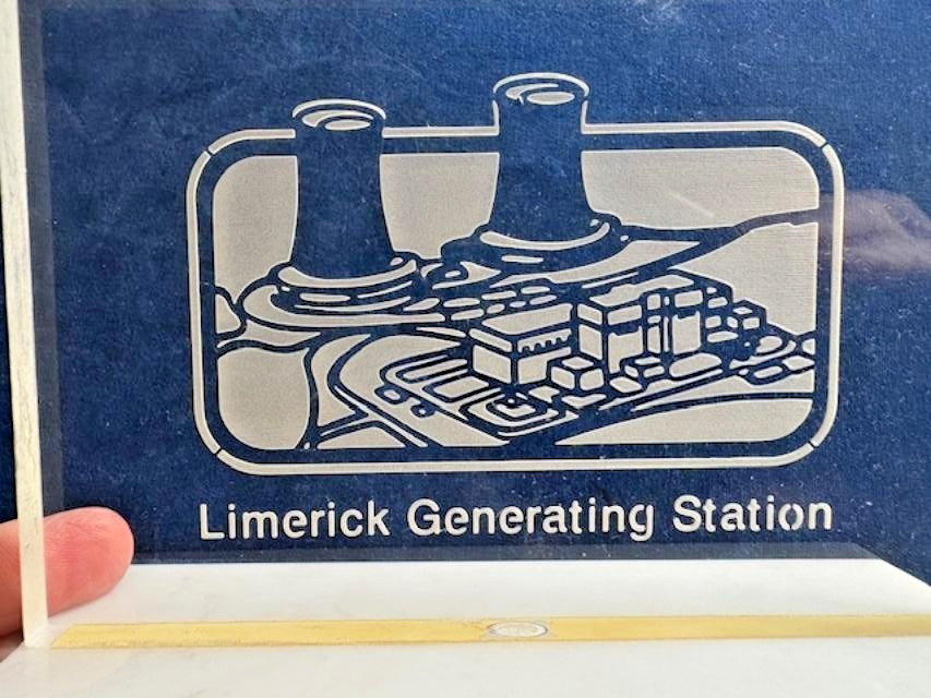 VTG 1980's LIMERICK NUCLEAR GENERATING STATION (Pa.) - Glass/Marble Display