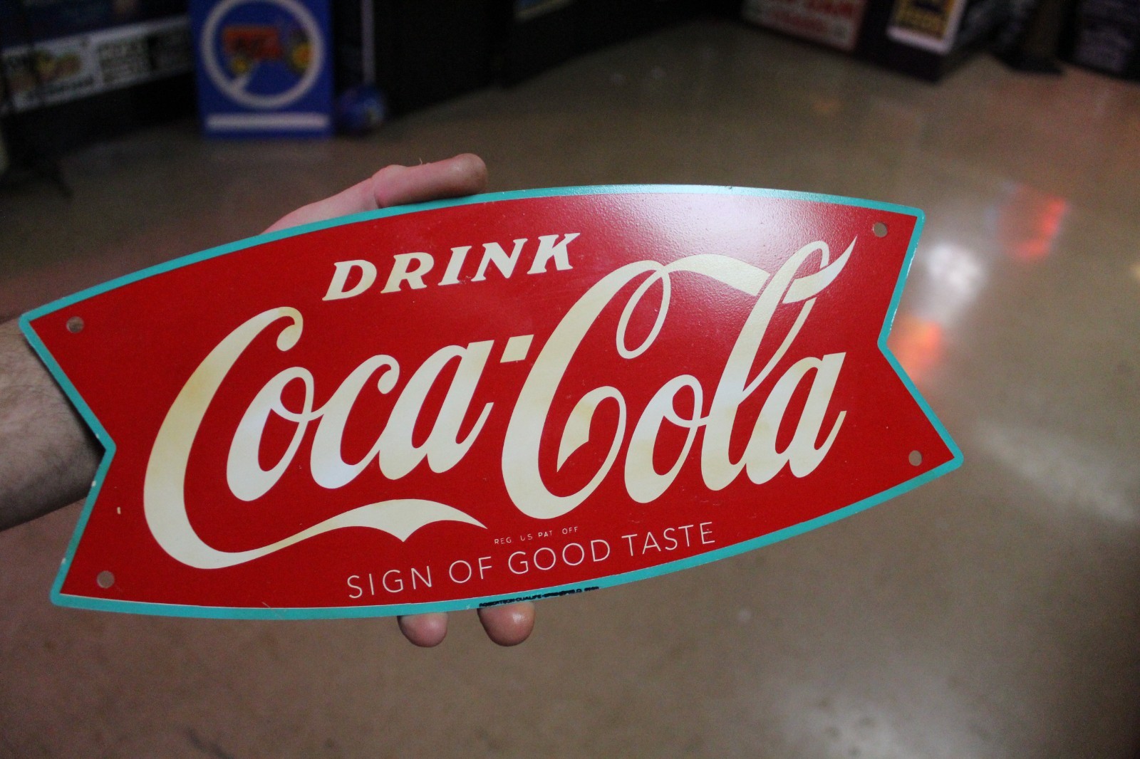 RARE 1950s DRINK COCA COLA TEAL BORDER FISHTAIL PAINTED METAL DEALER SIGN SODA