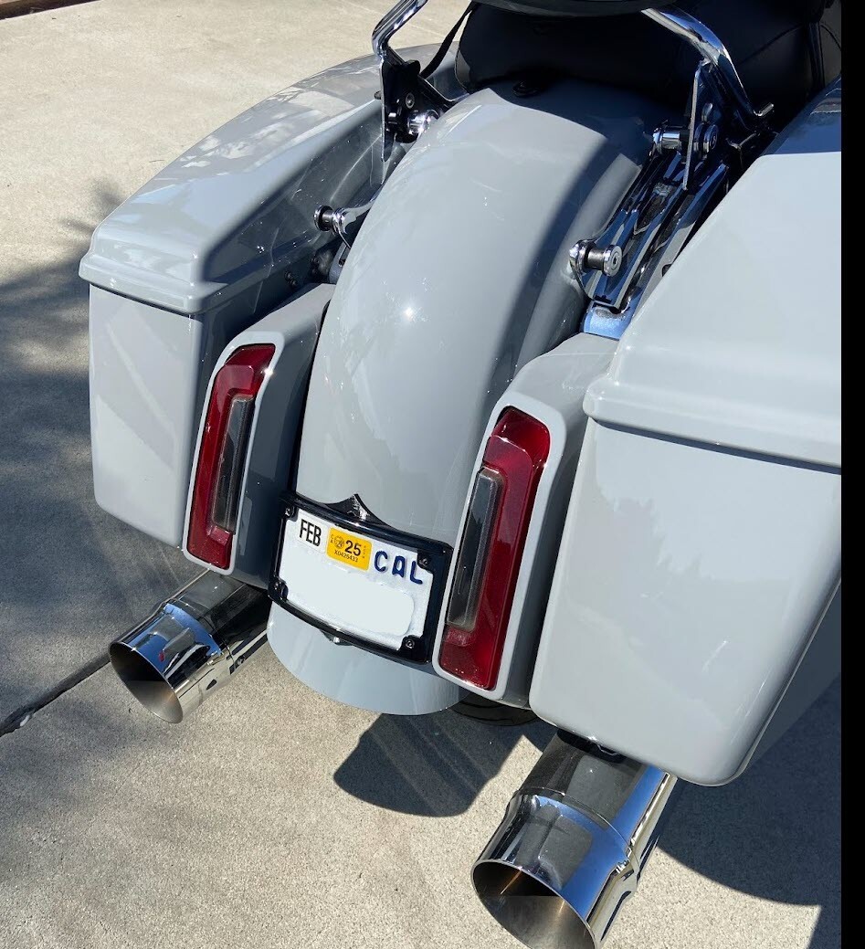 2024 Touring 2023 CVO Road Glide Street Glide rear license plate bracket V4