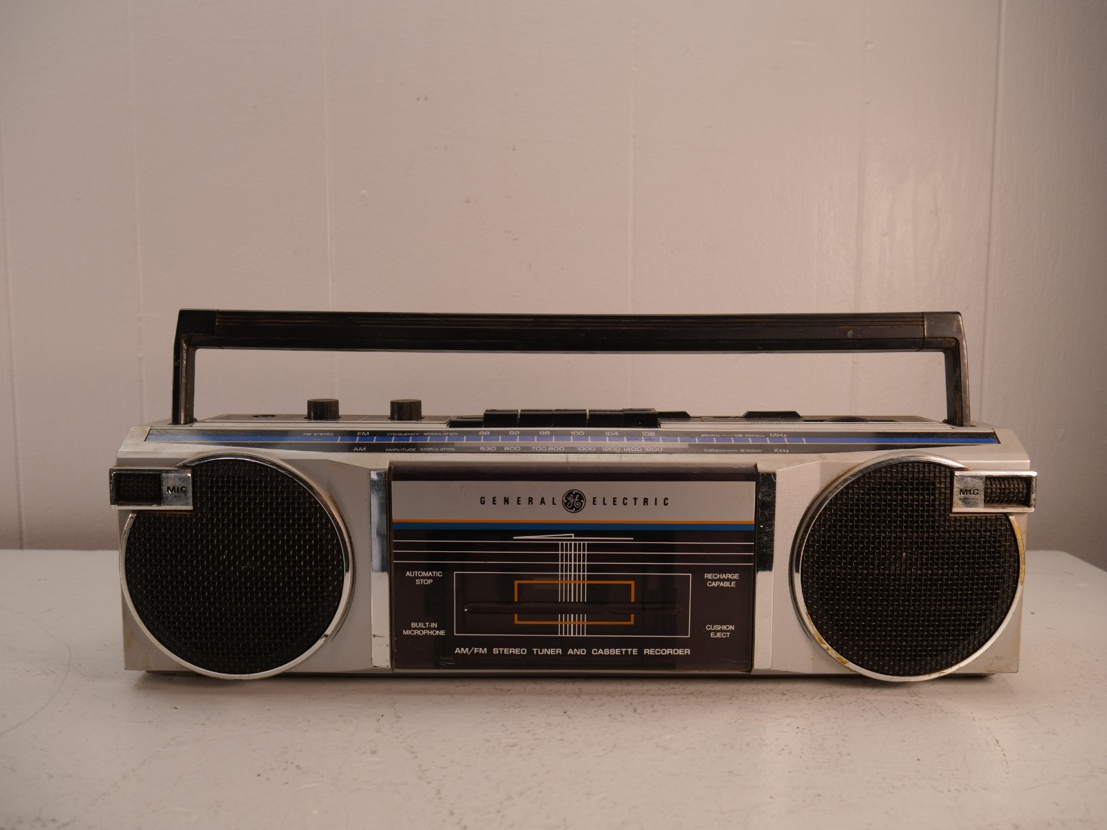 General Electric 3-5623a  AM/FM Portable Radio Cassette Player Recorder