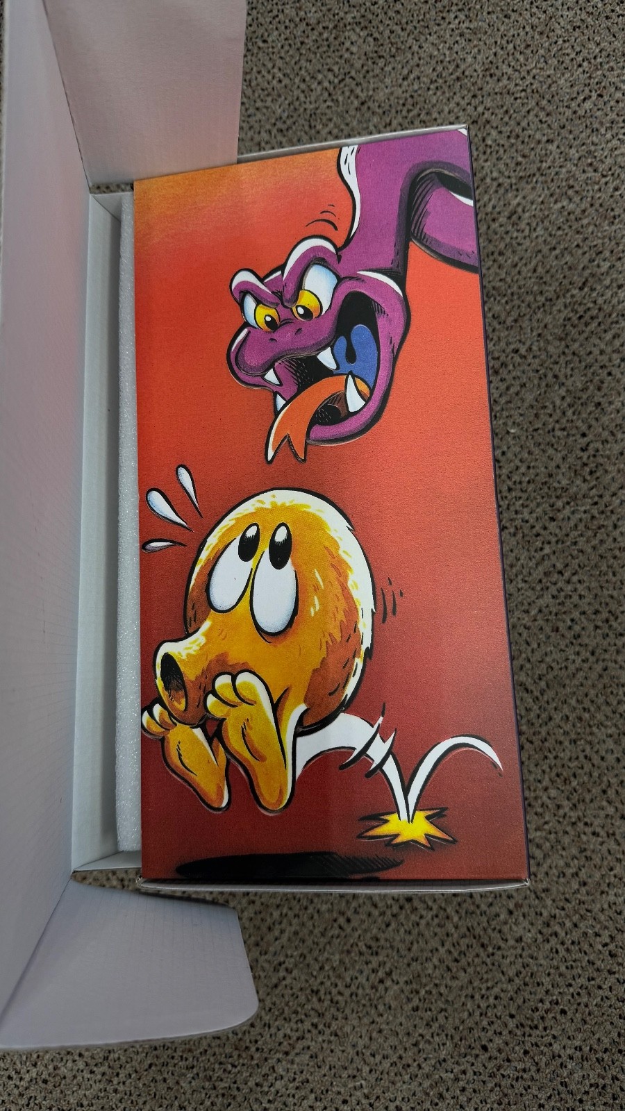 NEW WAVE TOYS Q*BERT X REPLICADE WARREN DAVIS EDITION