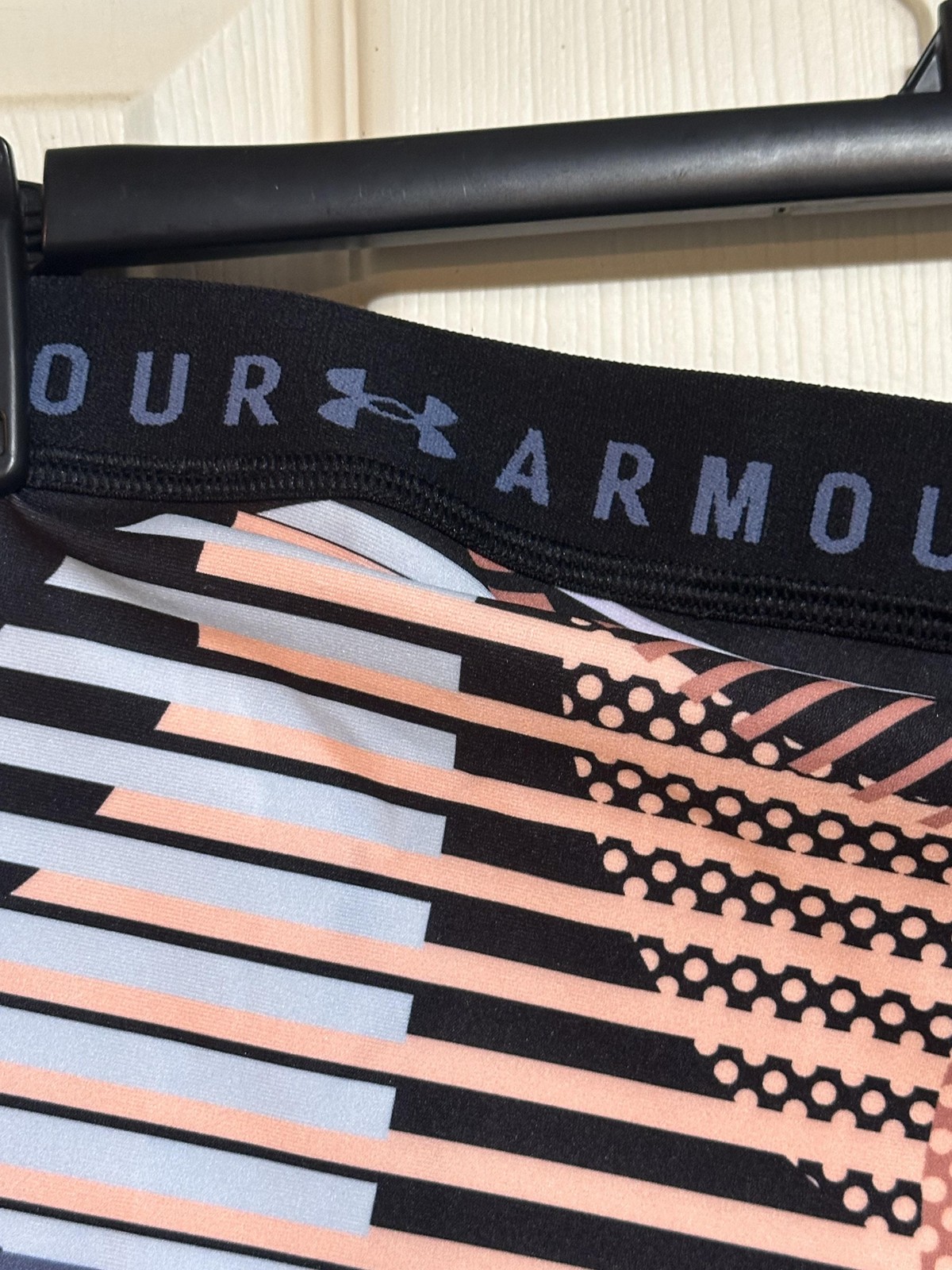 Under Armour Compression Bike Shorts Womens Large Geo Print NWT Activewear