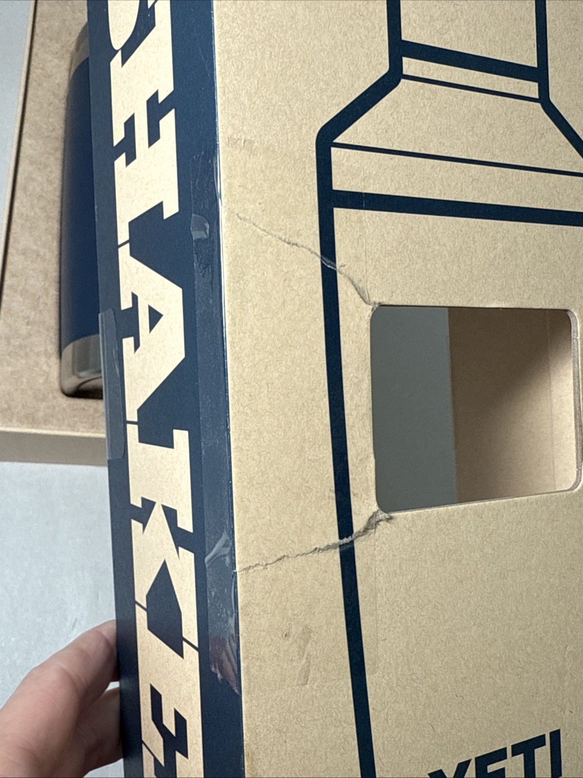 Yeti Rambler 20 oz Cocktail Shaker - Navy - NEW in Box w/ Paperwork