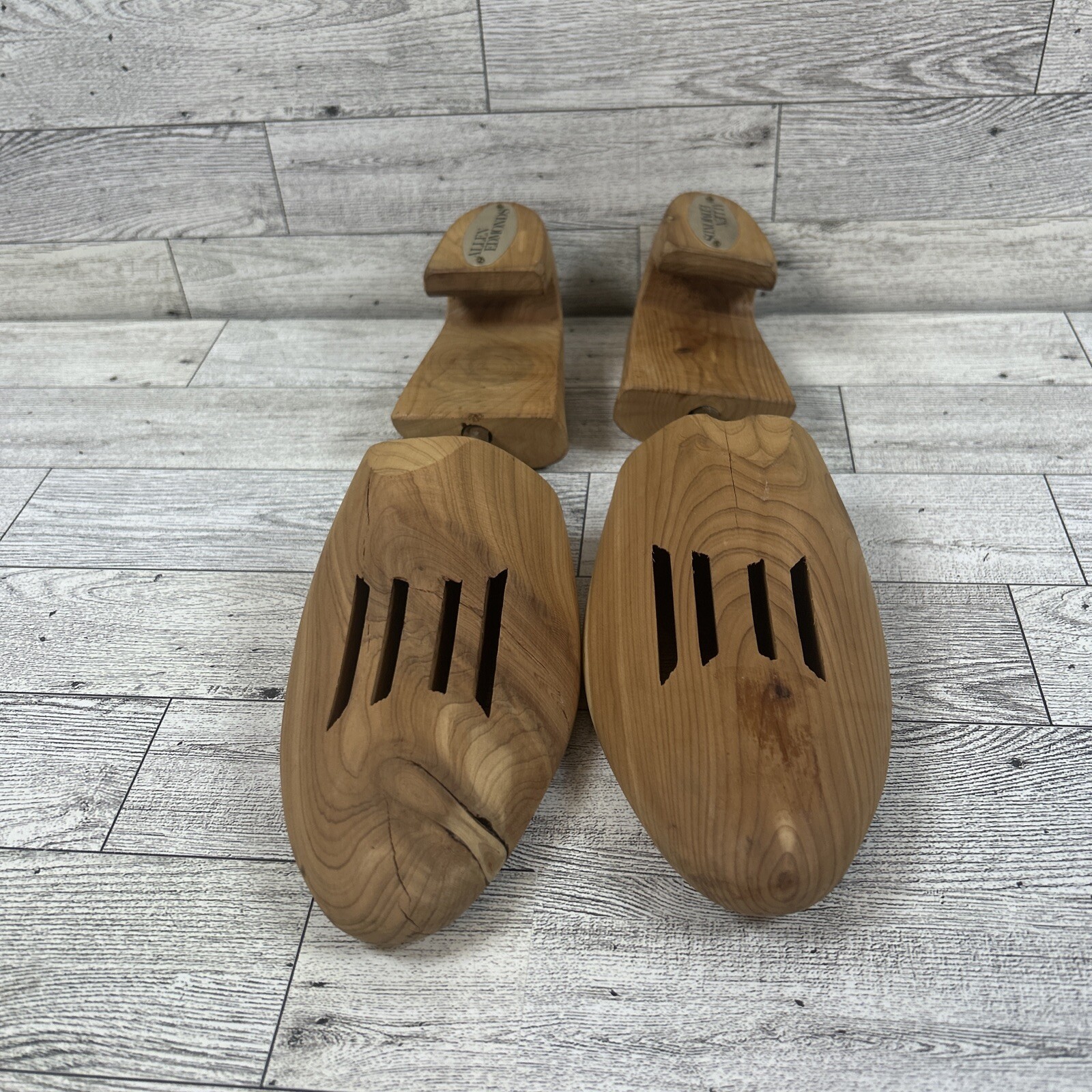 Allen Edmonds Shoe Trees Size Medium Cedar Wooden Stretchers Men's Full Toe