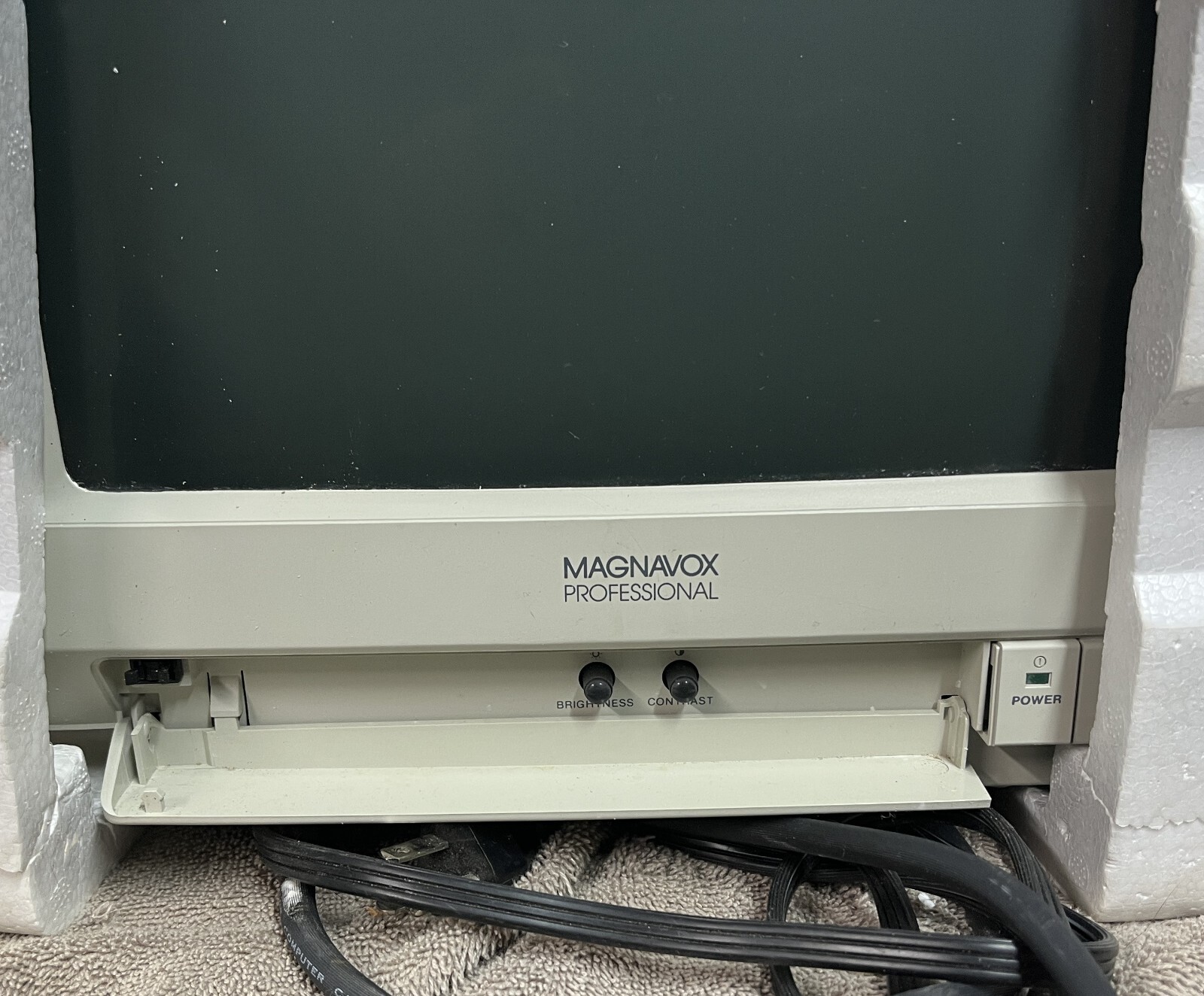 Vintage Magnavox 7BM749 CH01 - VGA Professional Display Monitor - New In Box