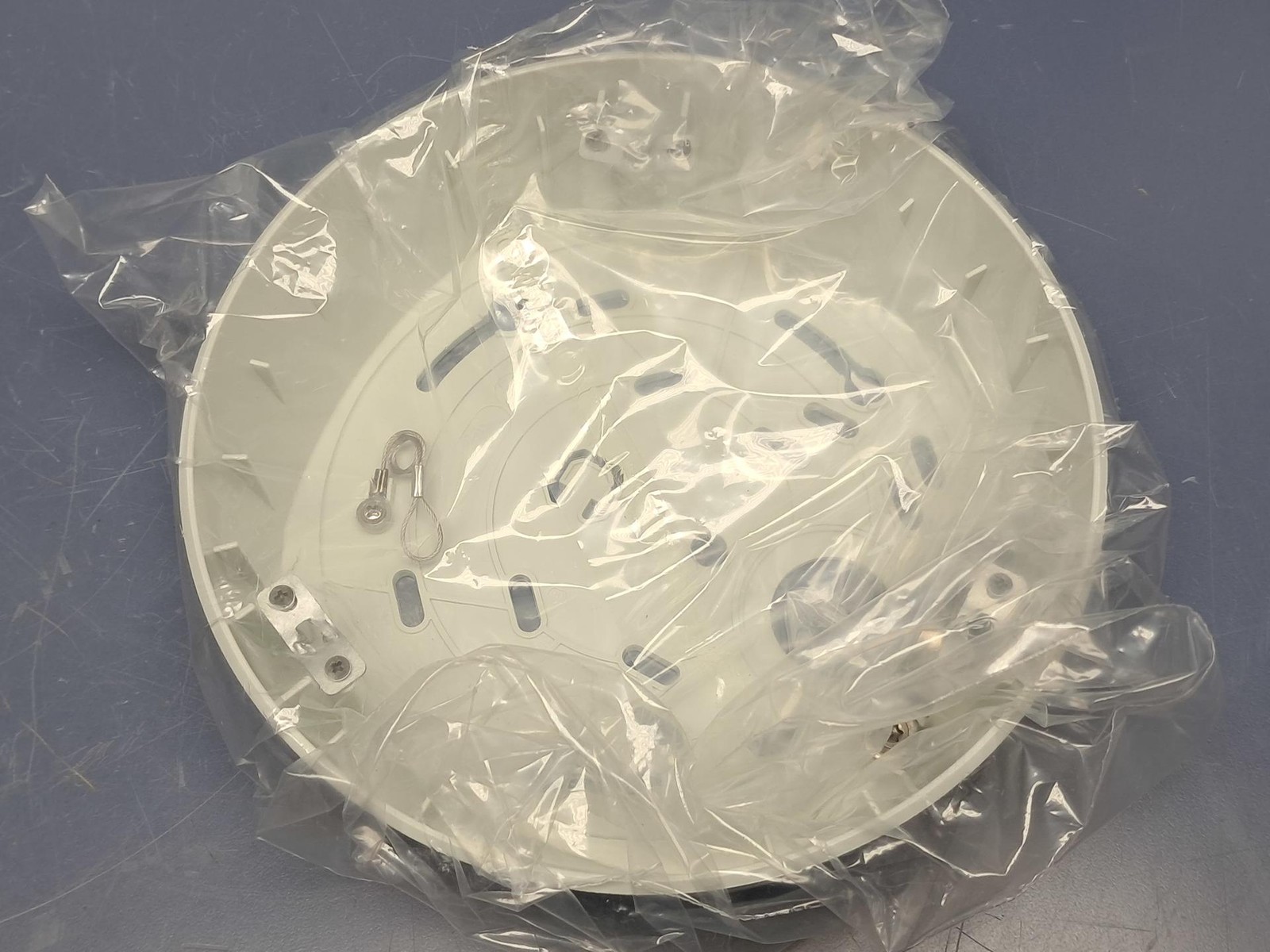 Motorola Avigilon - 8.0C-H6A-D1-IR - 8MP Dome Camera